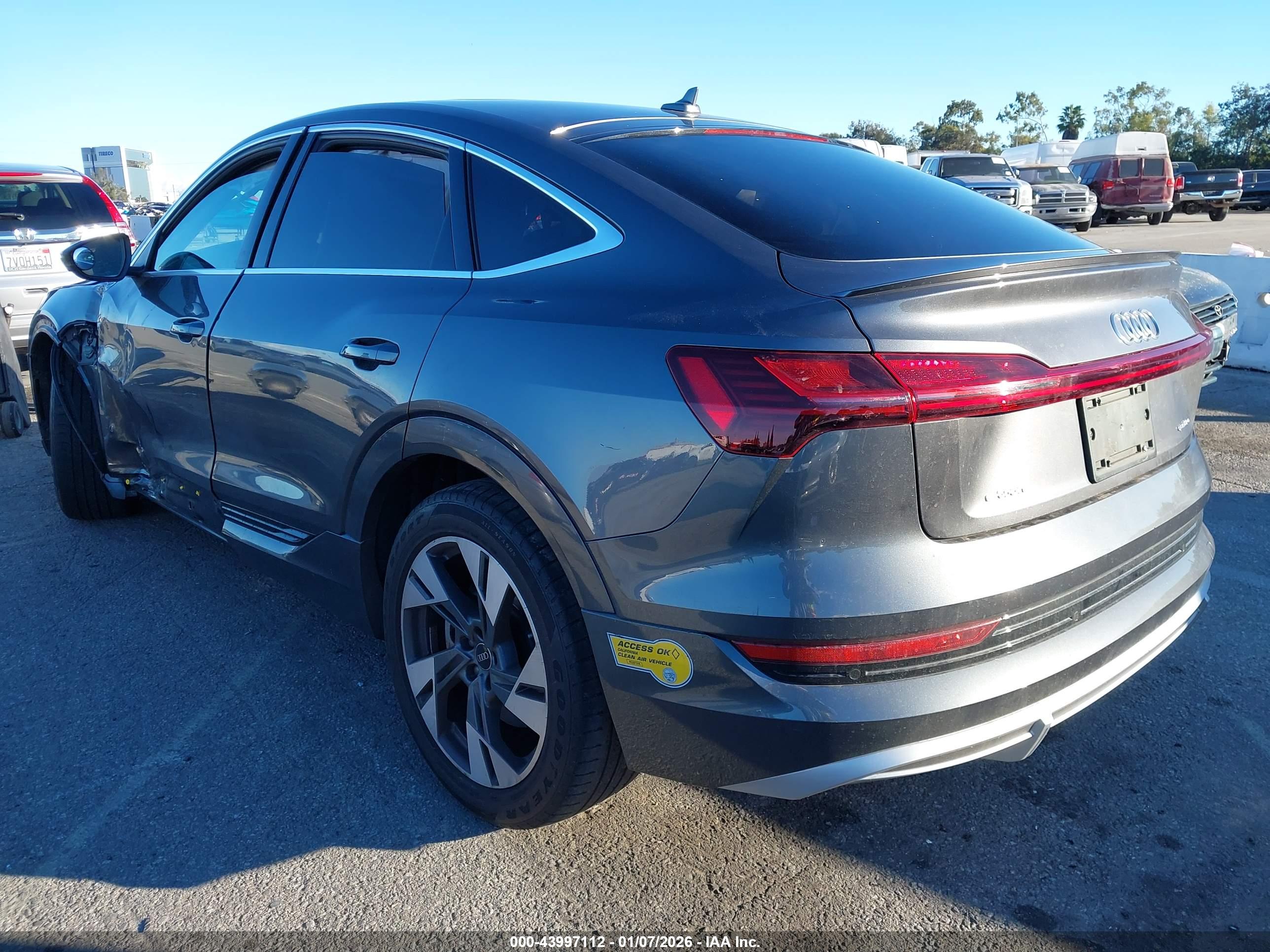 AUDI E-TRON image 3
