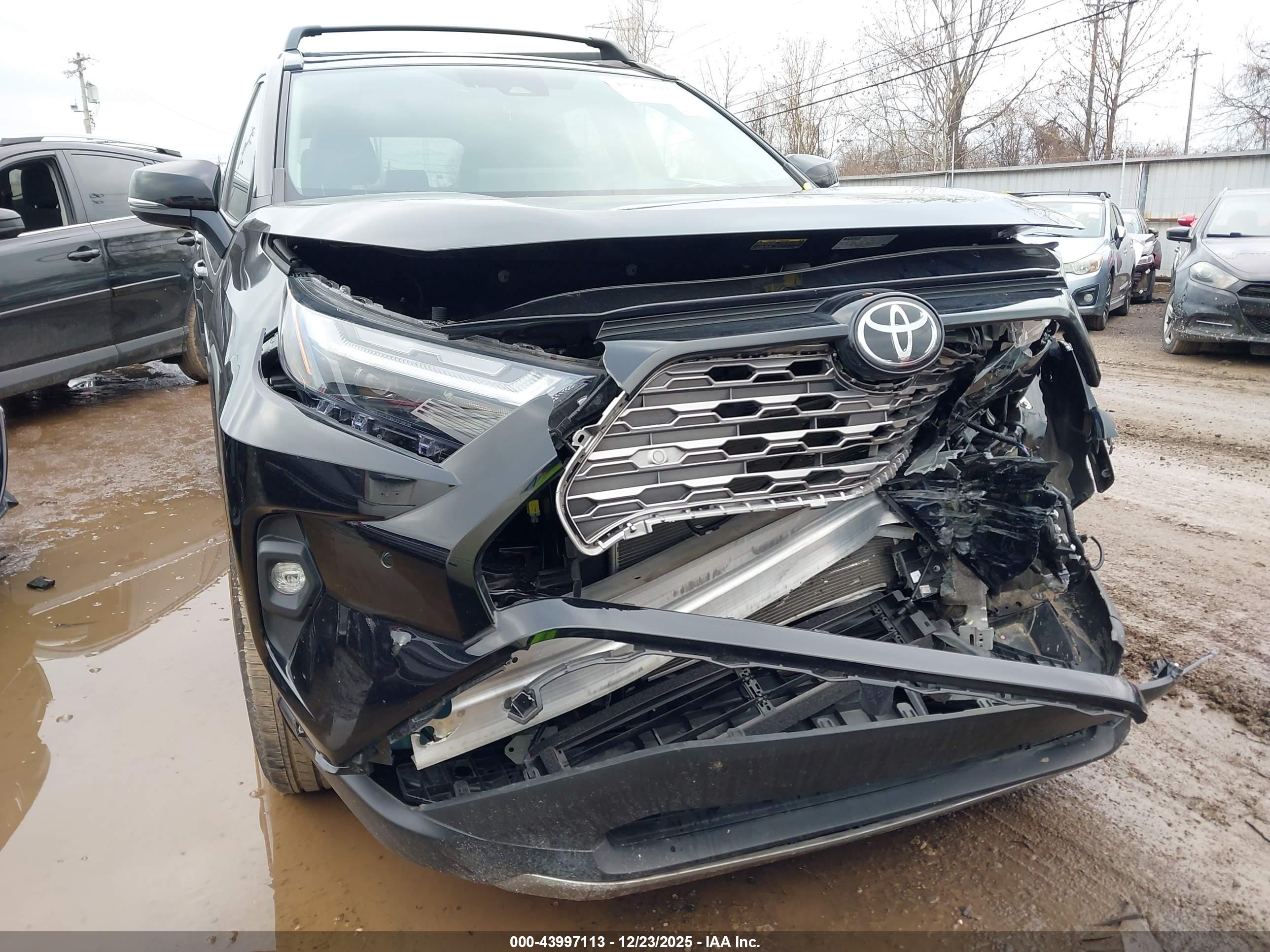 TOYOTA RAV4 image 6