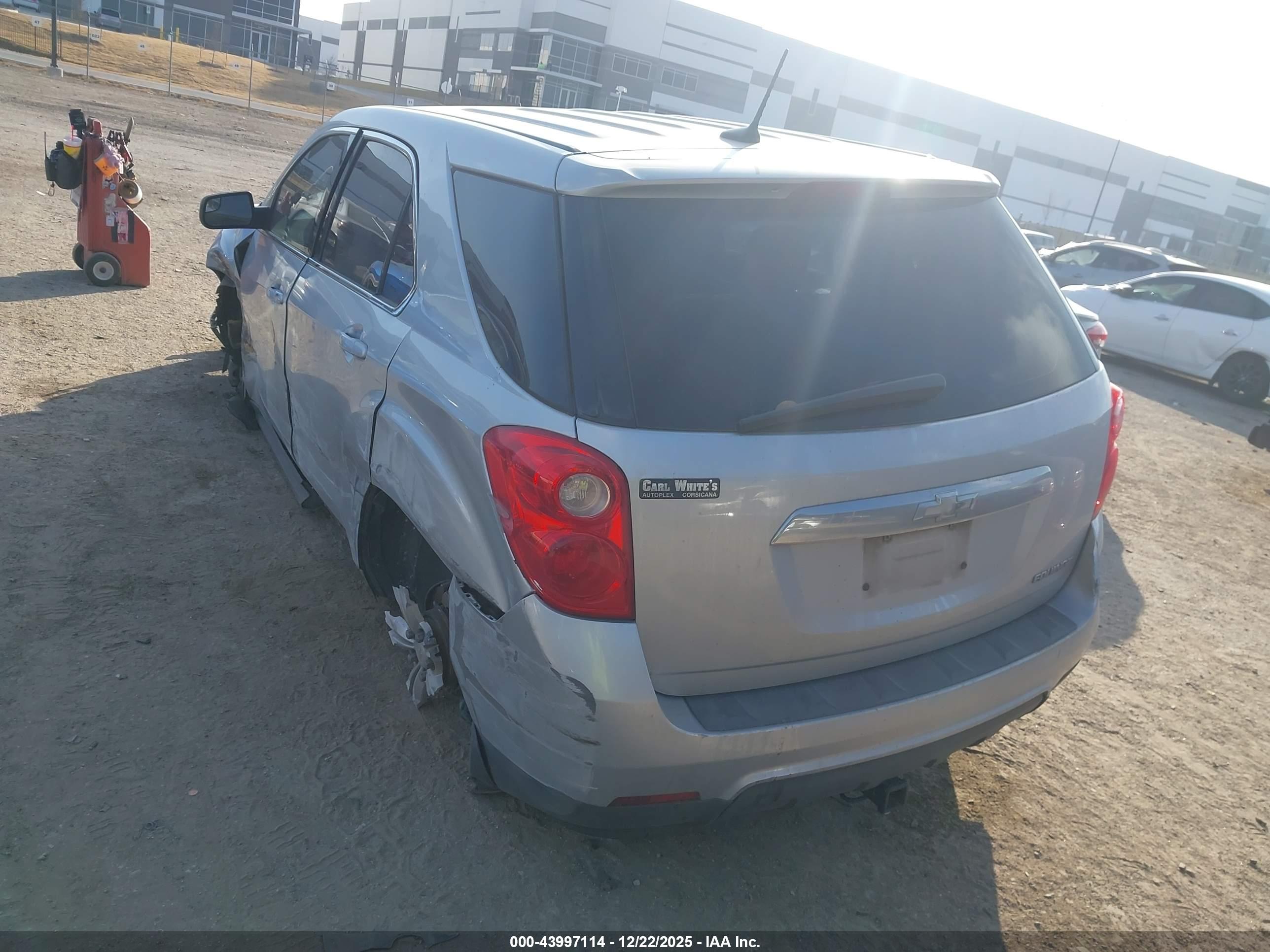 CHEVROLET EQUINOX image 3