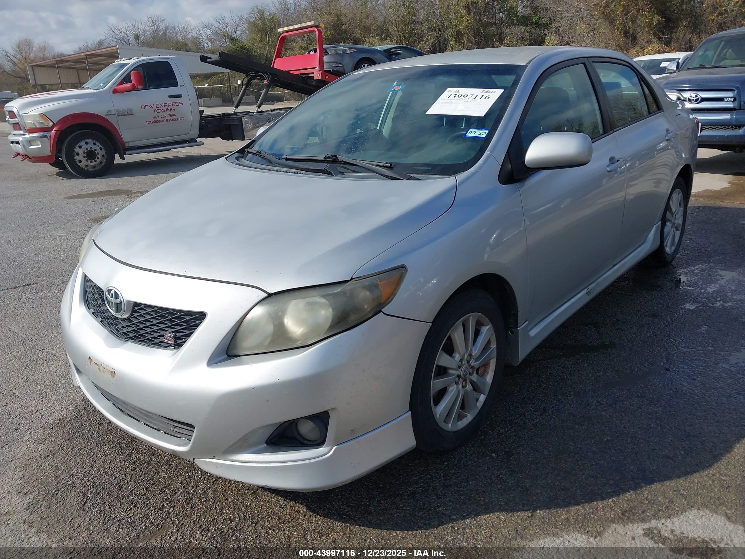 TOYOTA COROLLA image 2