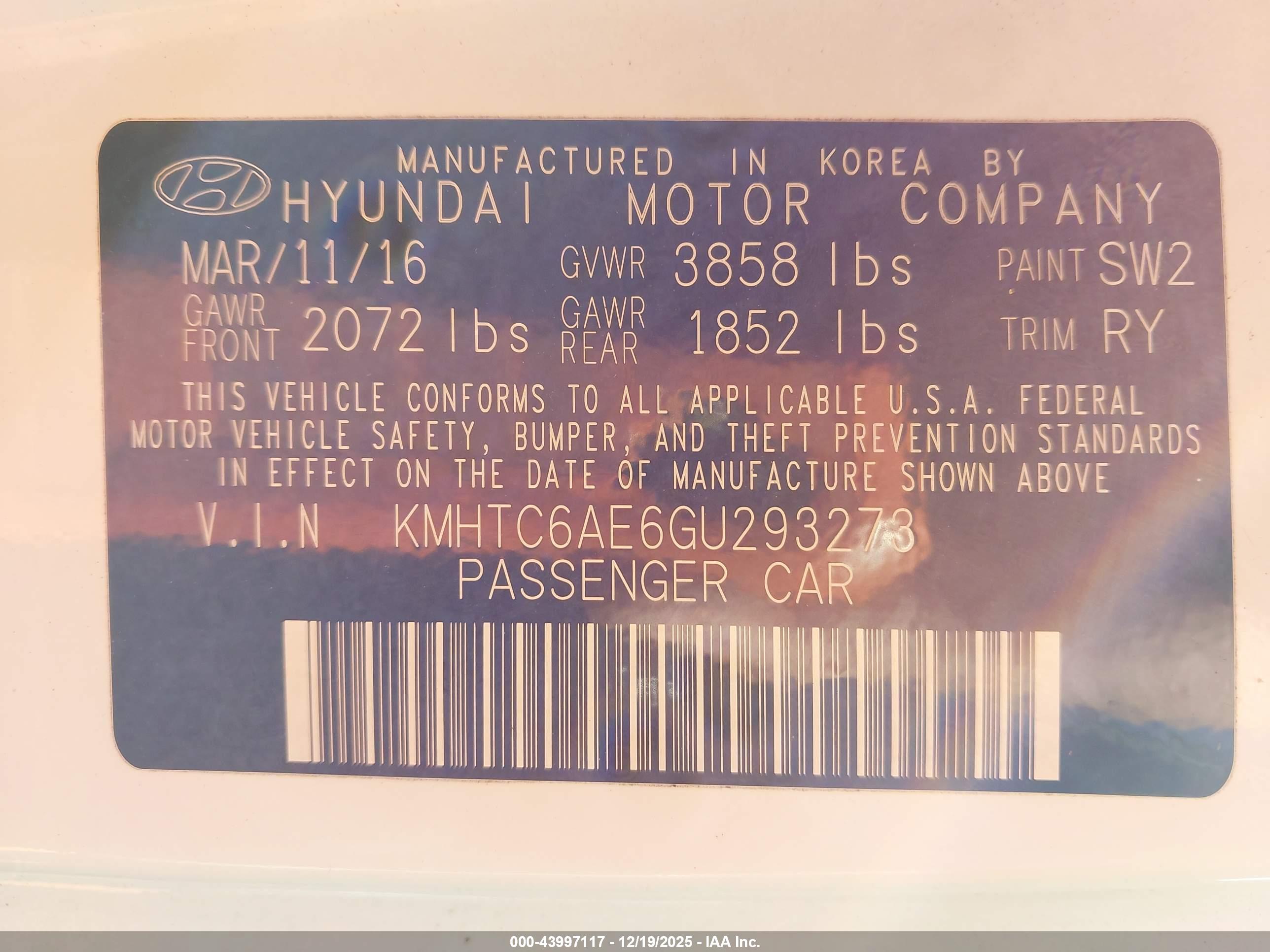 HYUNDAI VELOSTER image 9