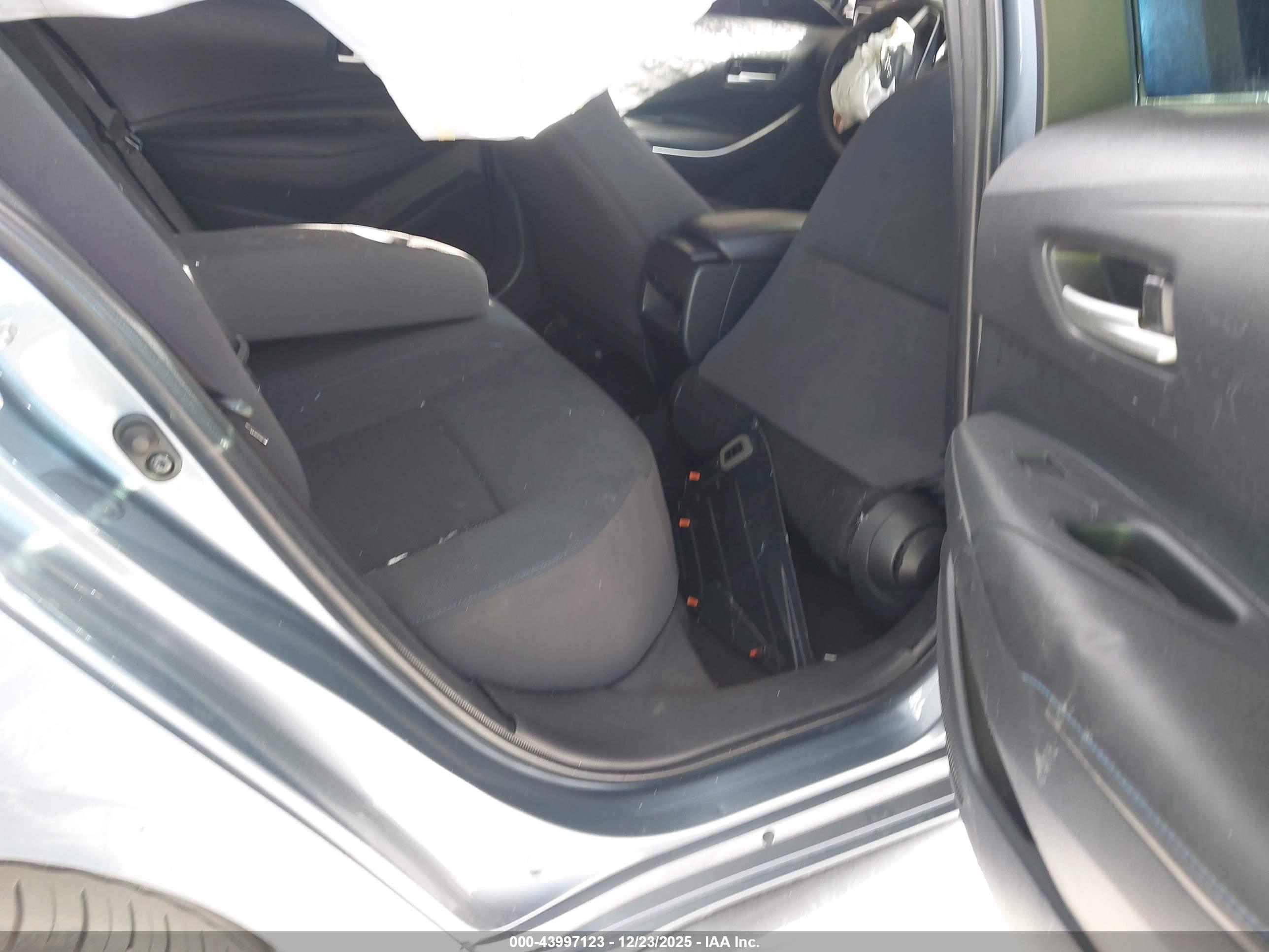 TOYOTA COROLLA image 8
