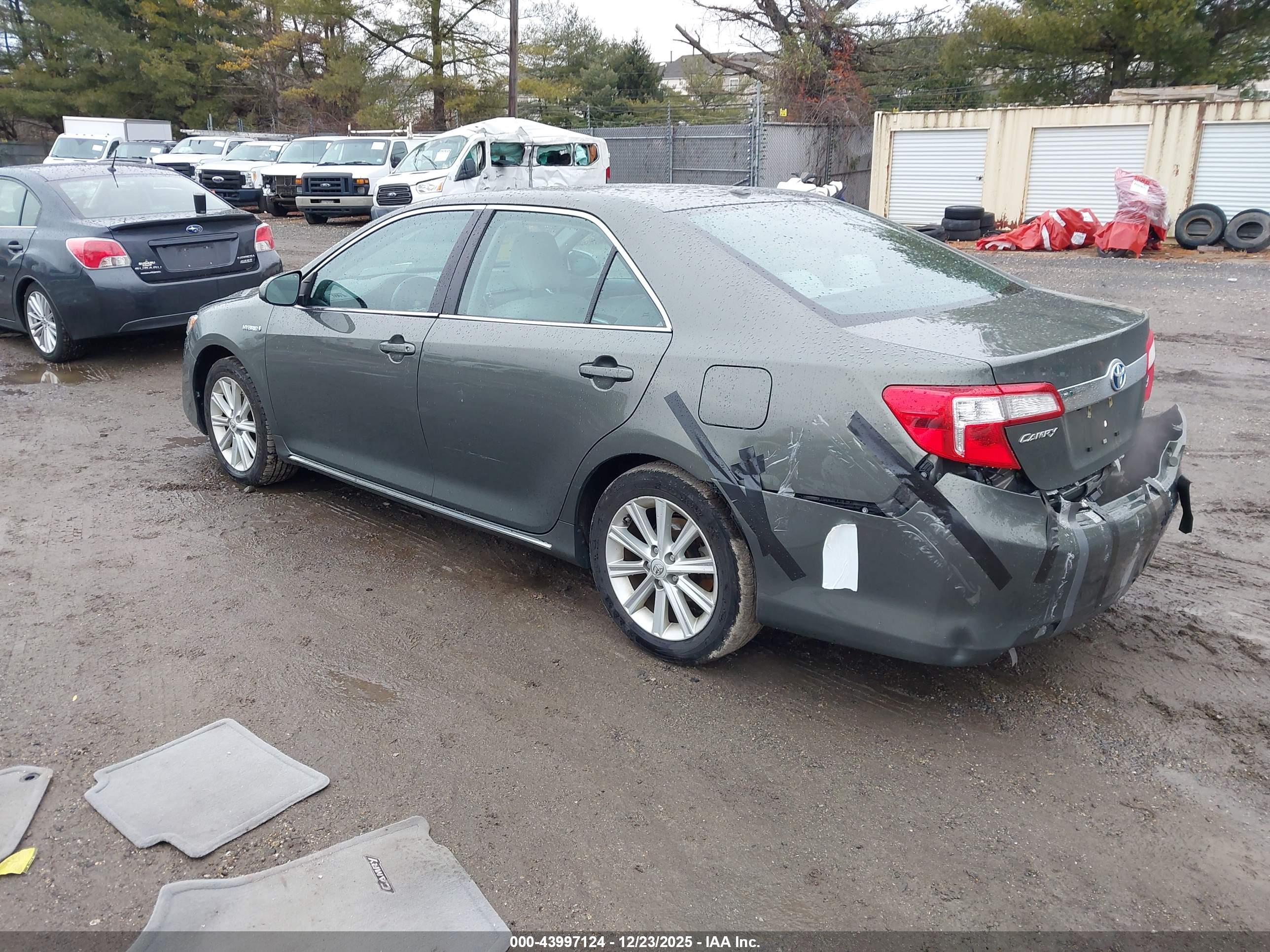 TOYOTA CAMRY image 3