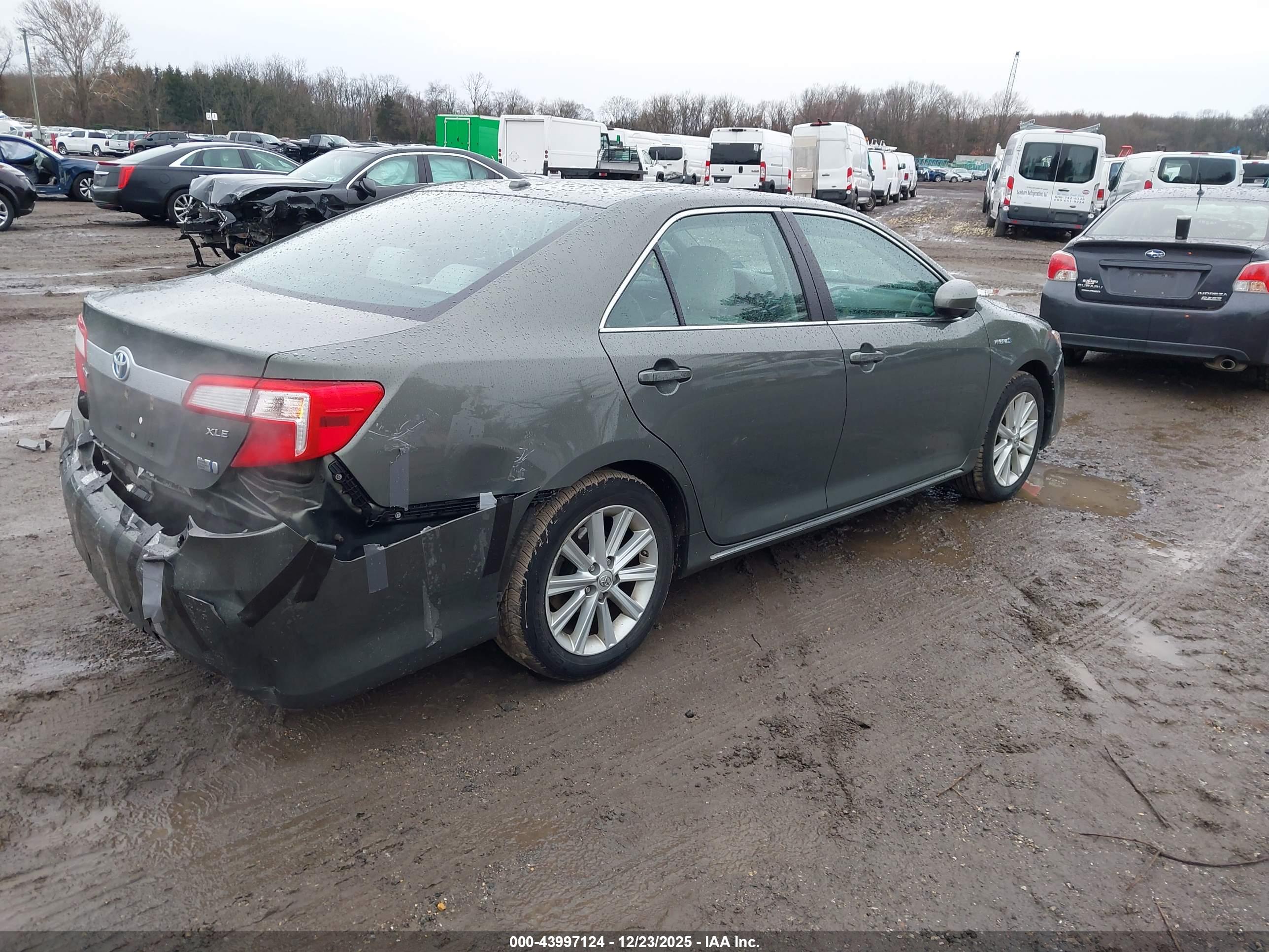 TOYOTA CAMRY image 4