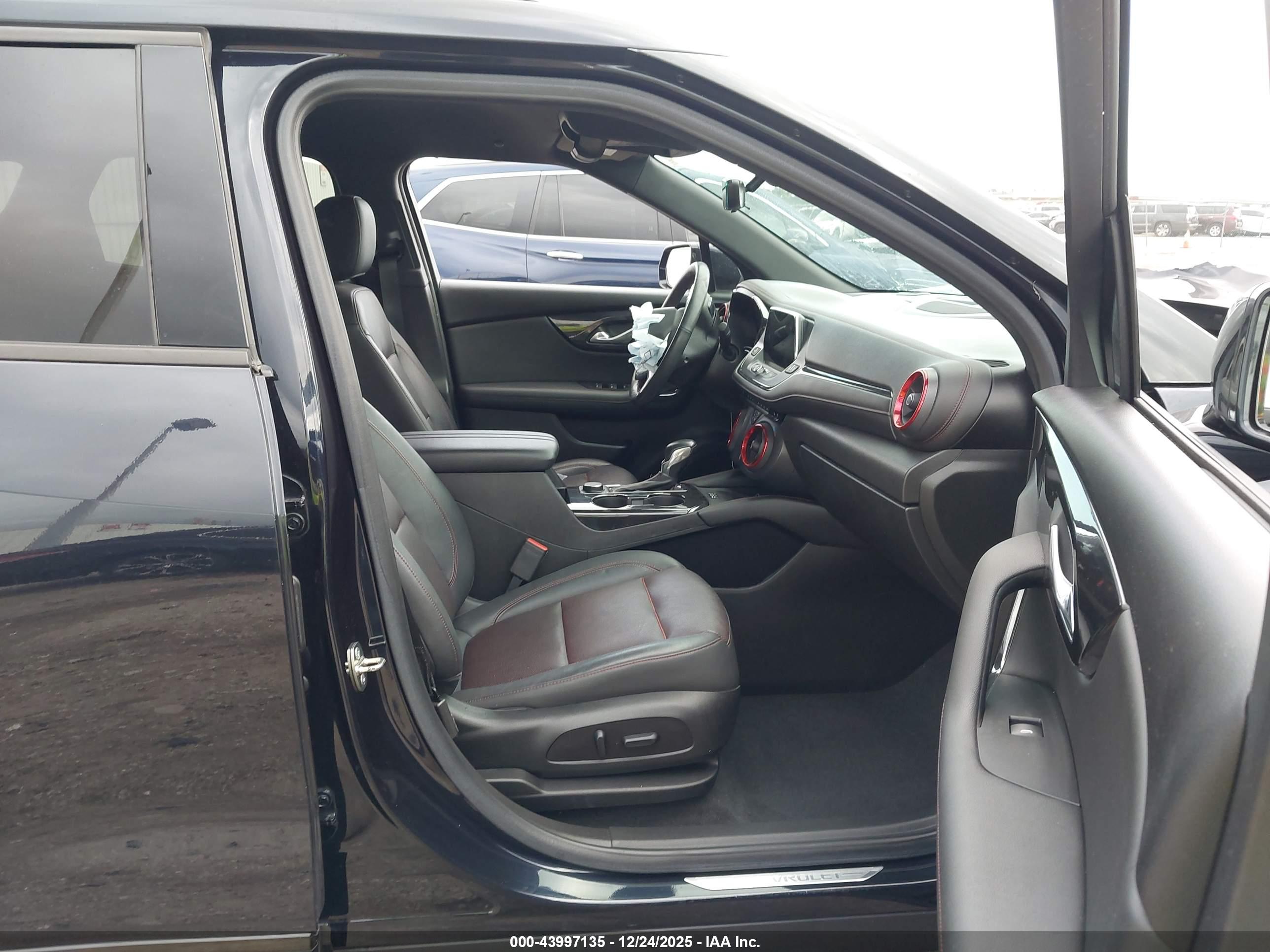 CHEVROLET BLAZER image 5