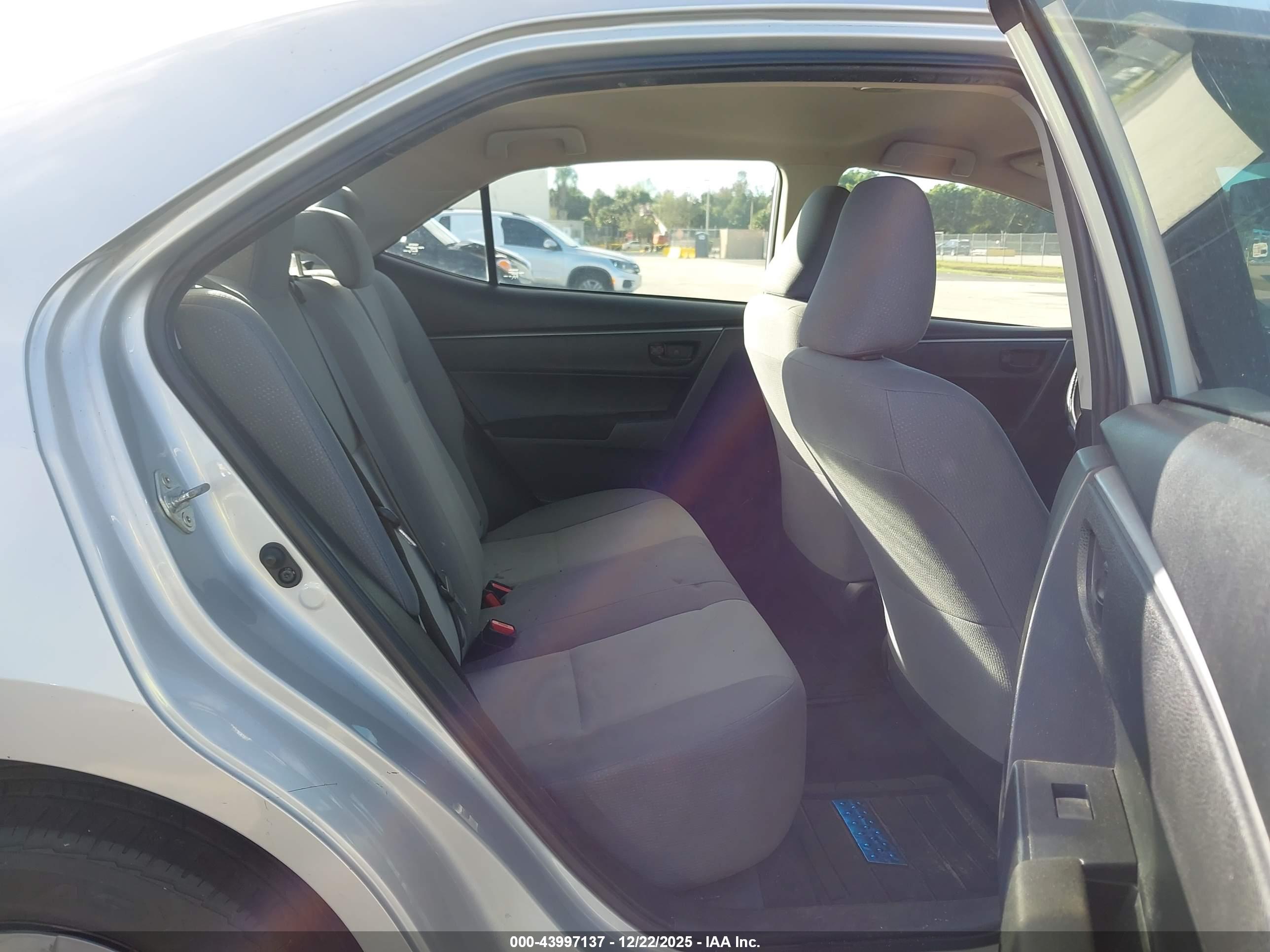 TOYOTA COROLLA image 8