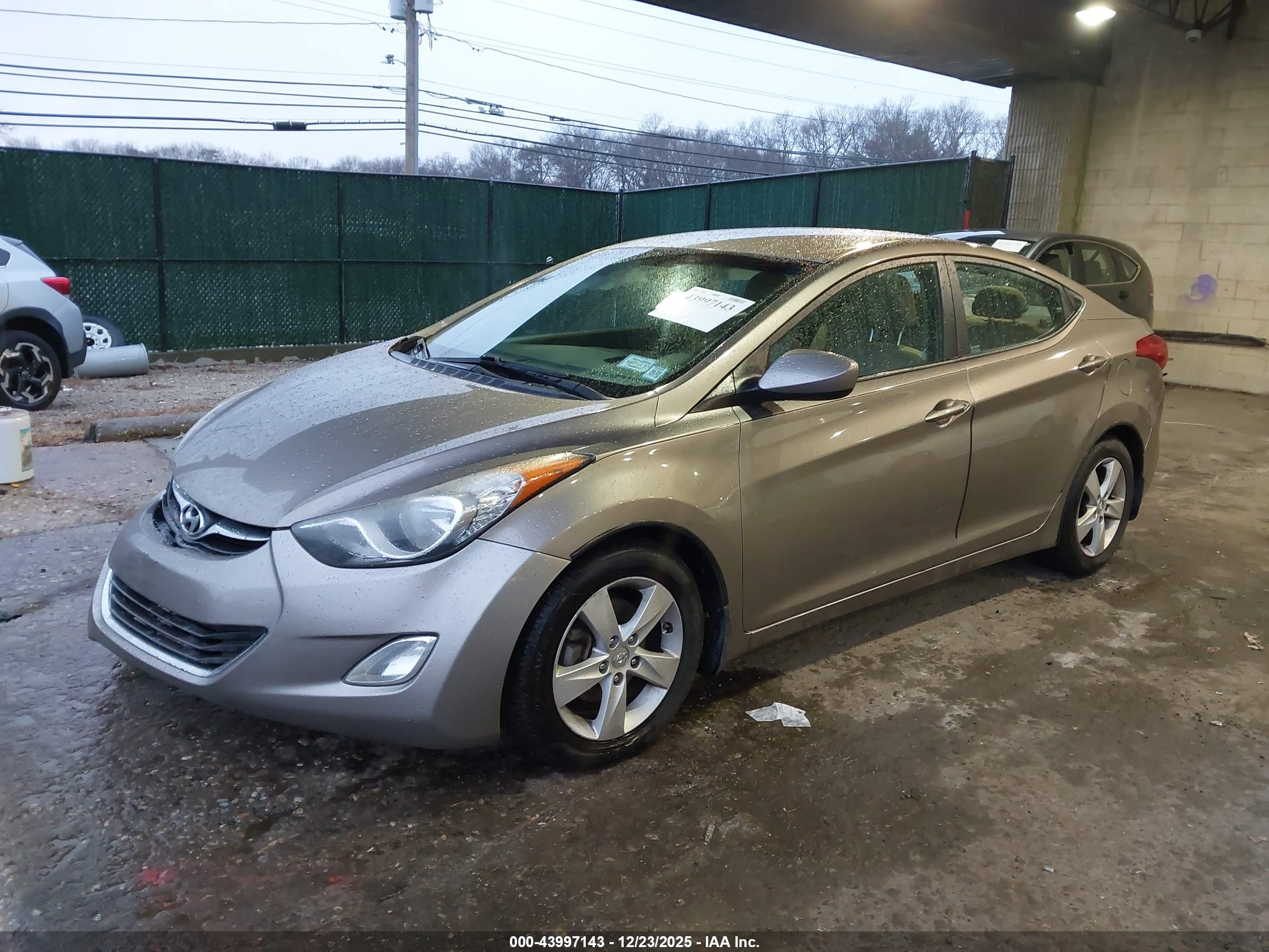 HYUNDAI ELANTRA image 2