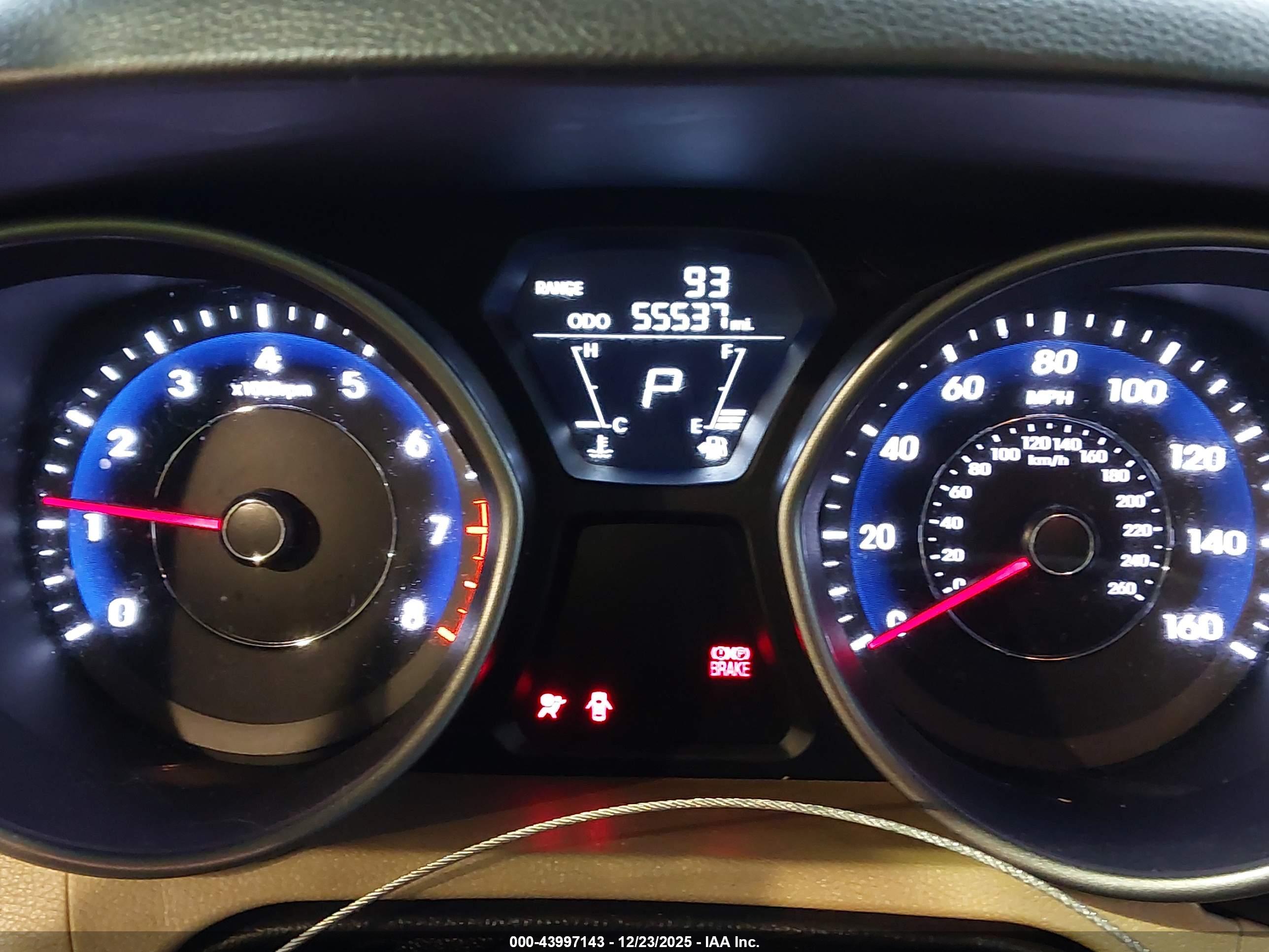 HYUNDAI ELANTRA image 7