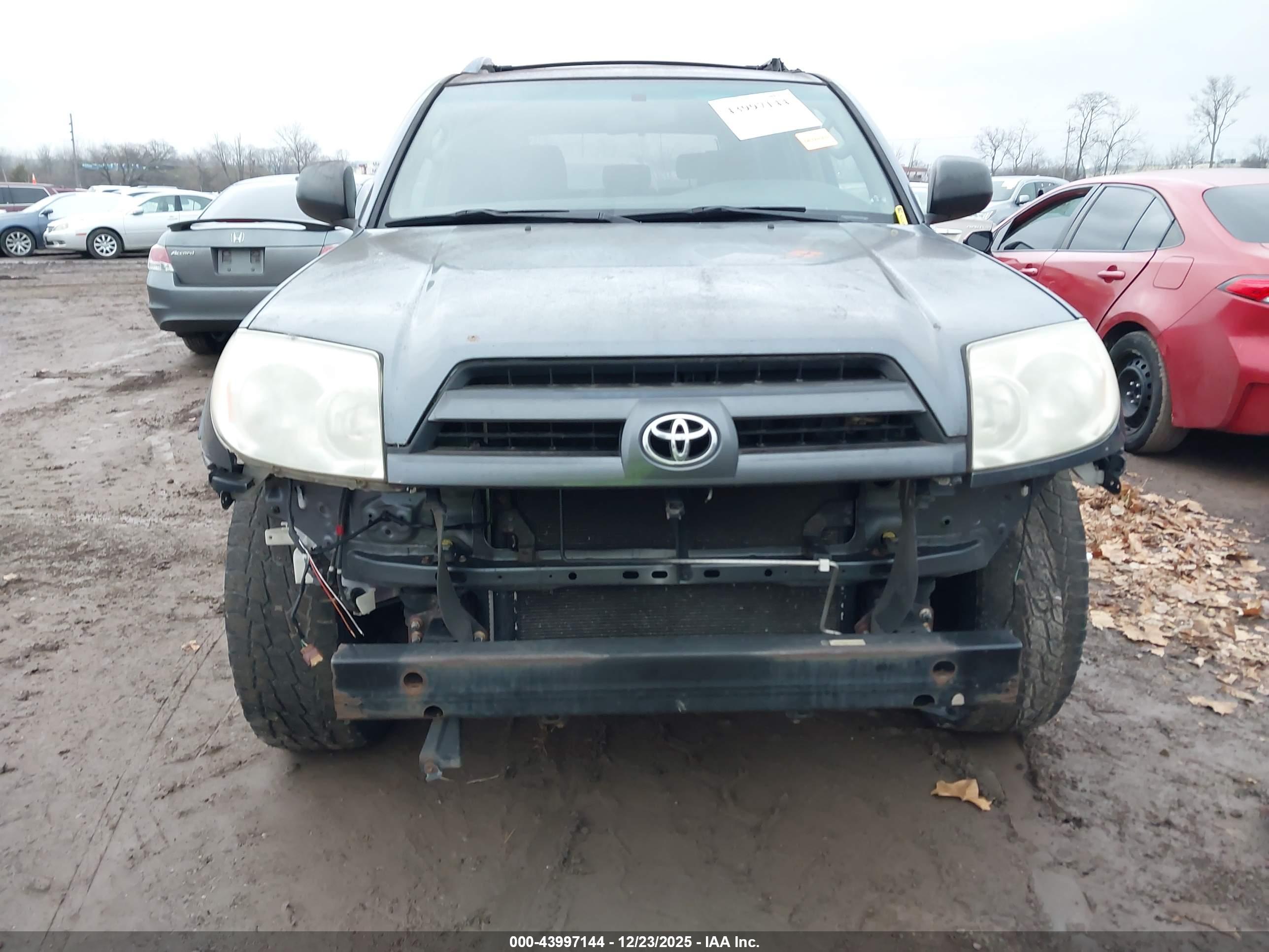 TOYOTA 4RUNNER image 6