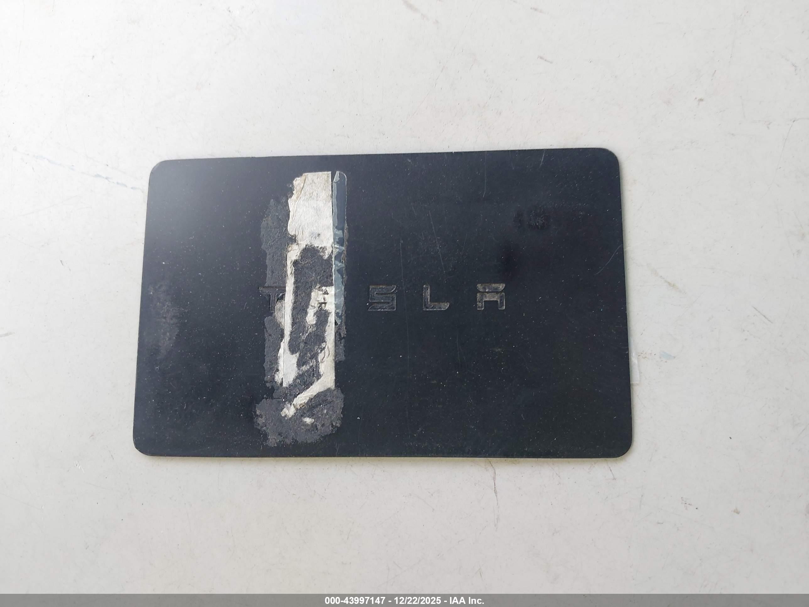 TESLA MODEL image 11