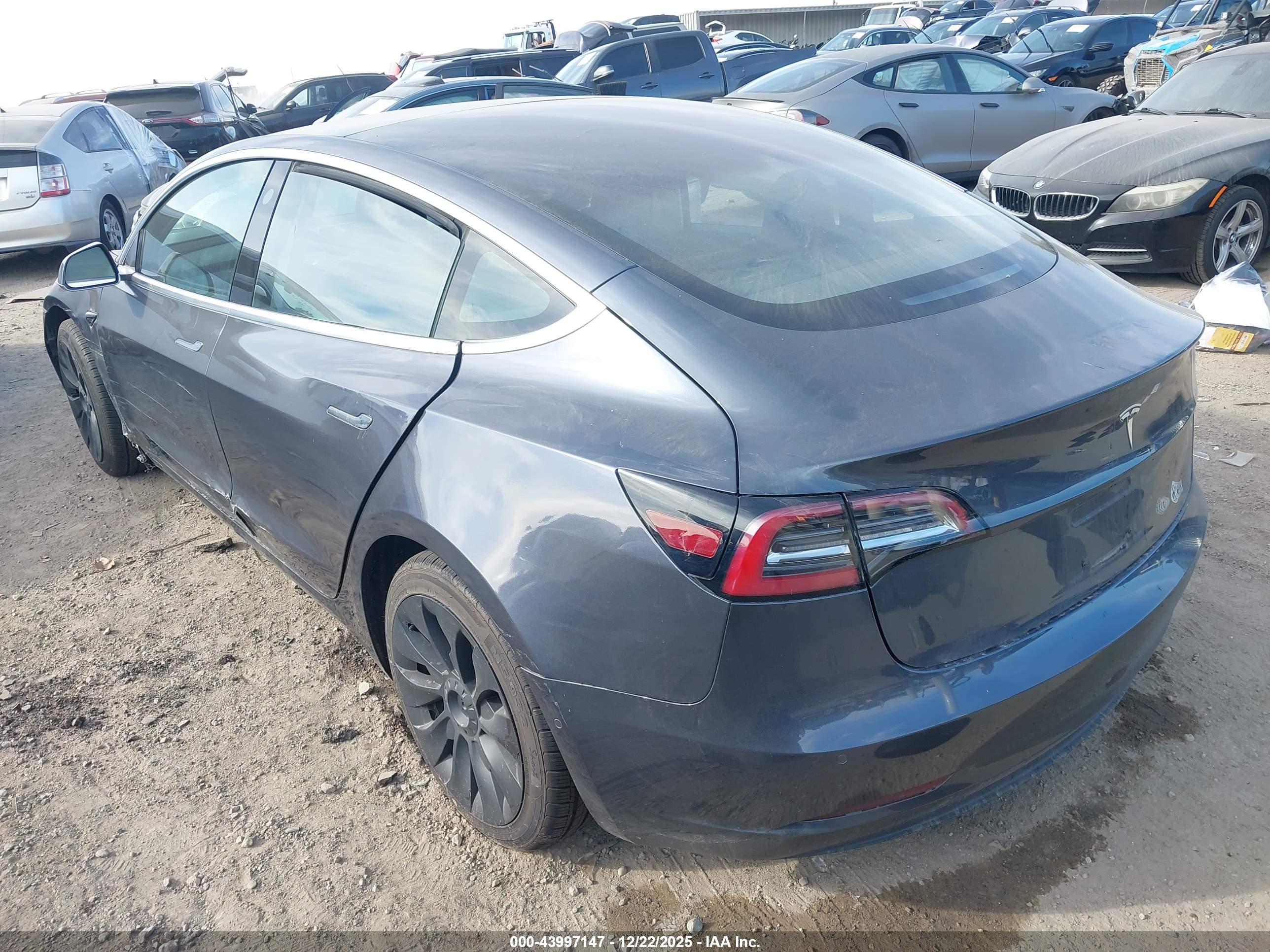 TESLA MODEL image 3