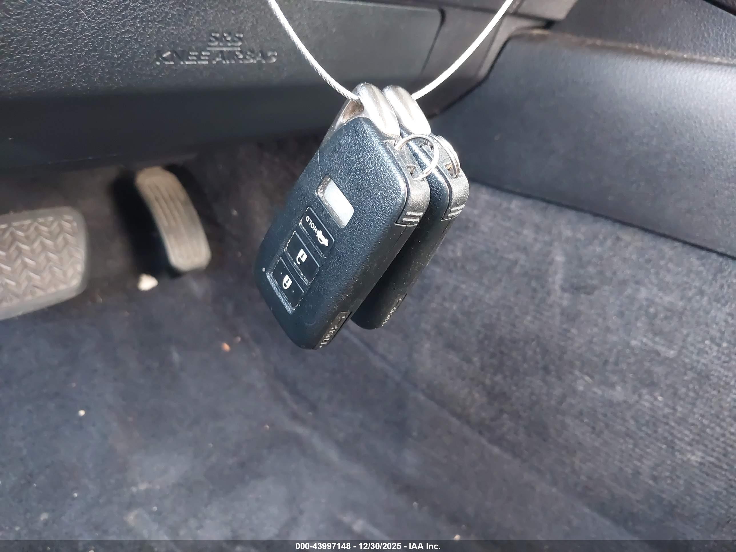 LEXUS ES image 11