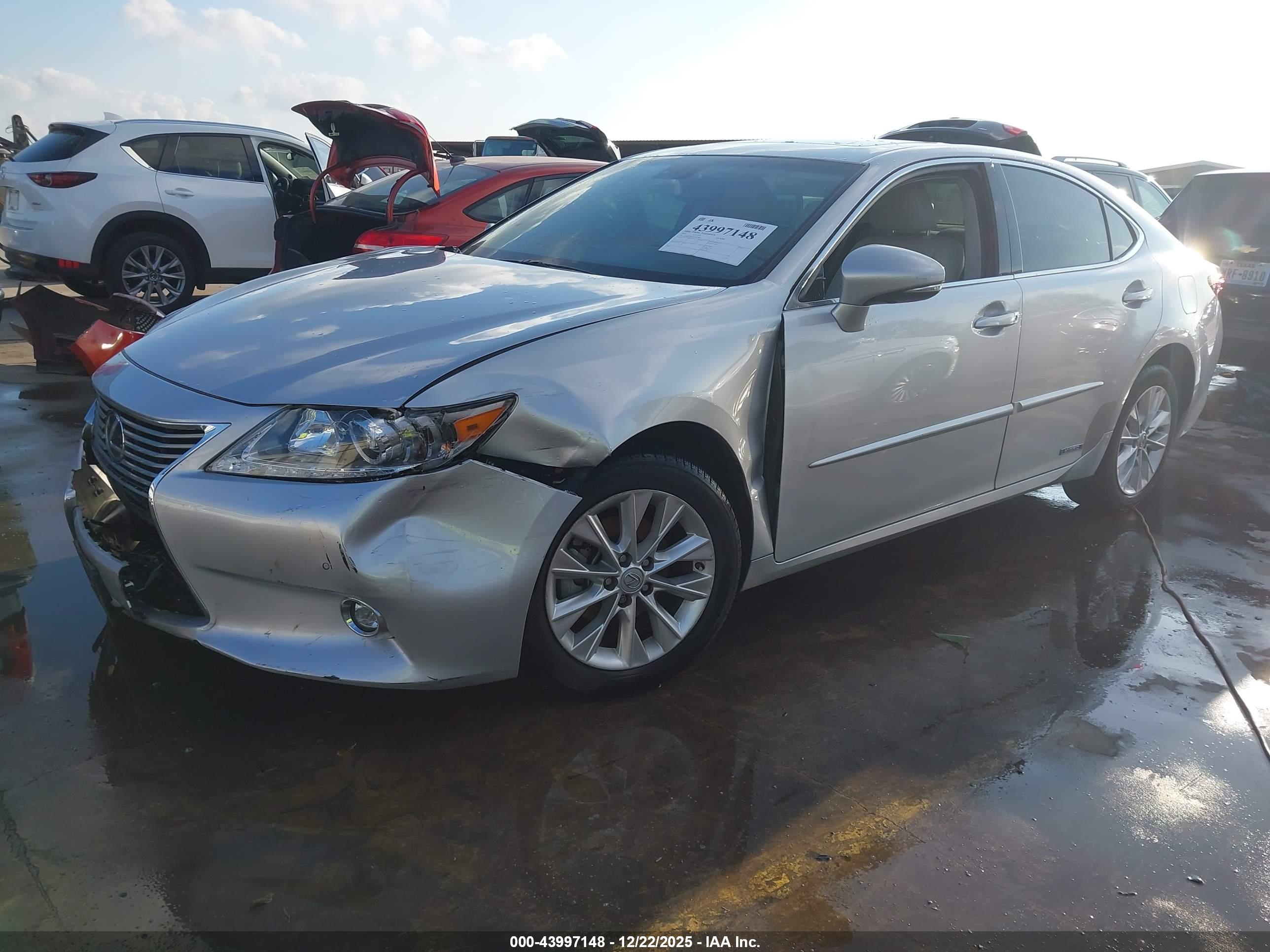 LEXUS ES image 2