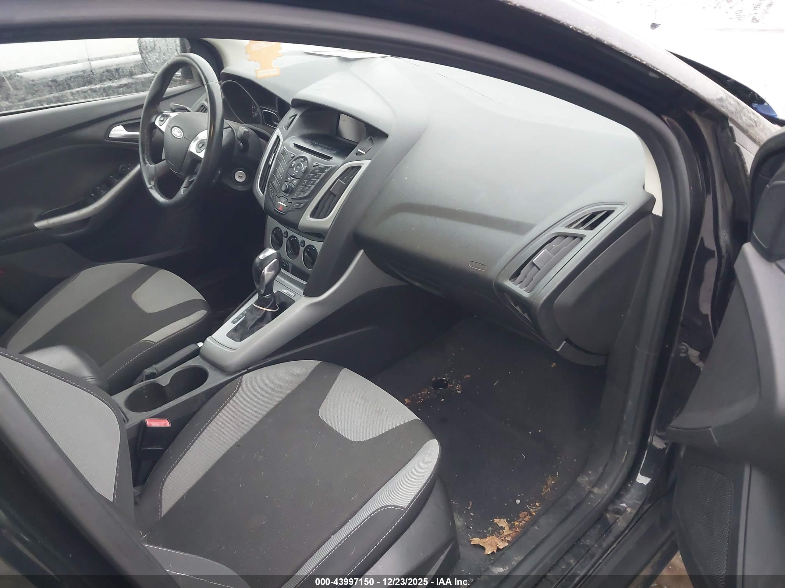 FORD FOCUS image 5