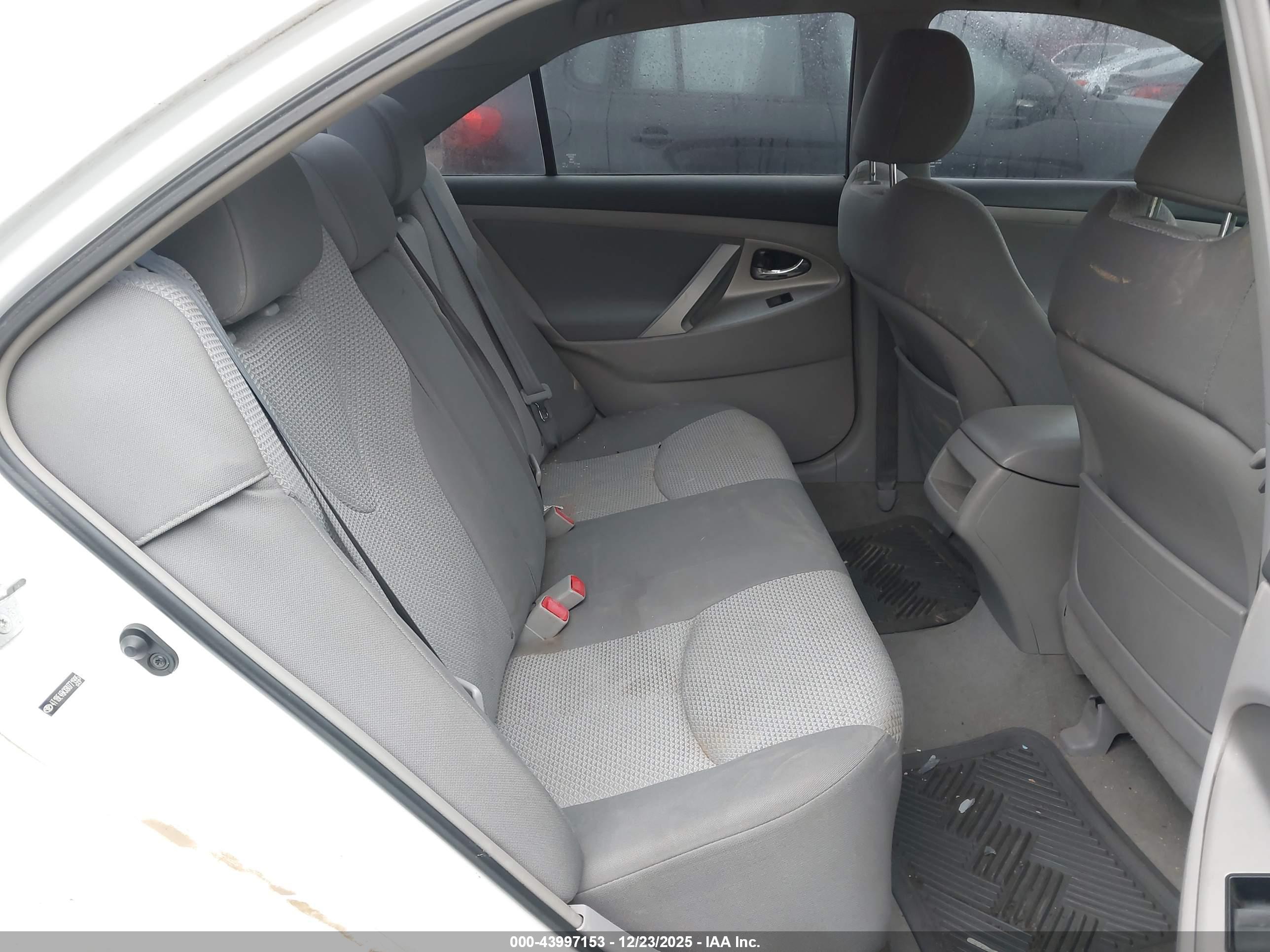 TOYOTA CAMRY image 8