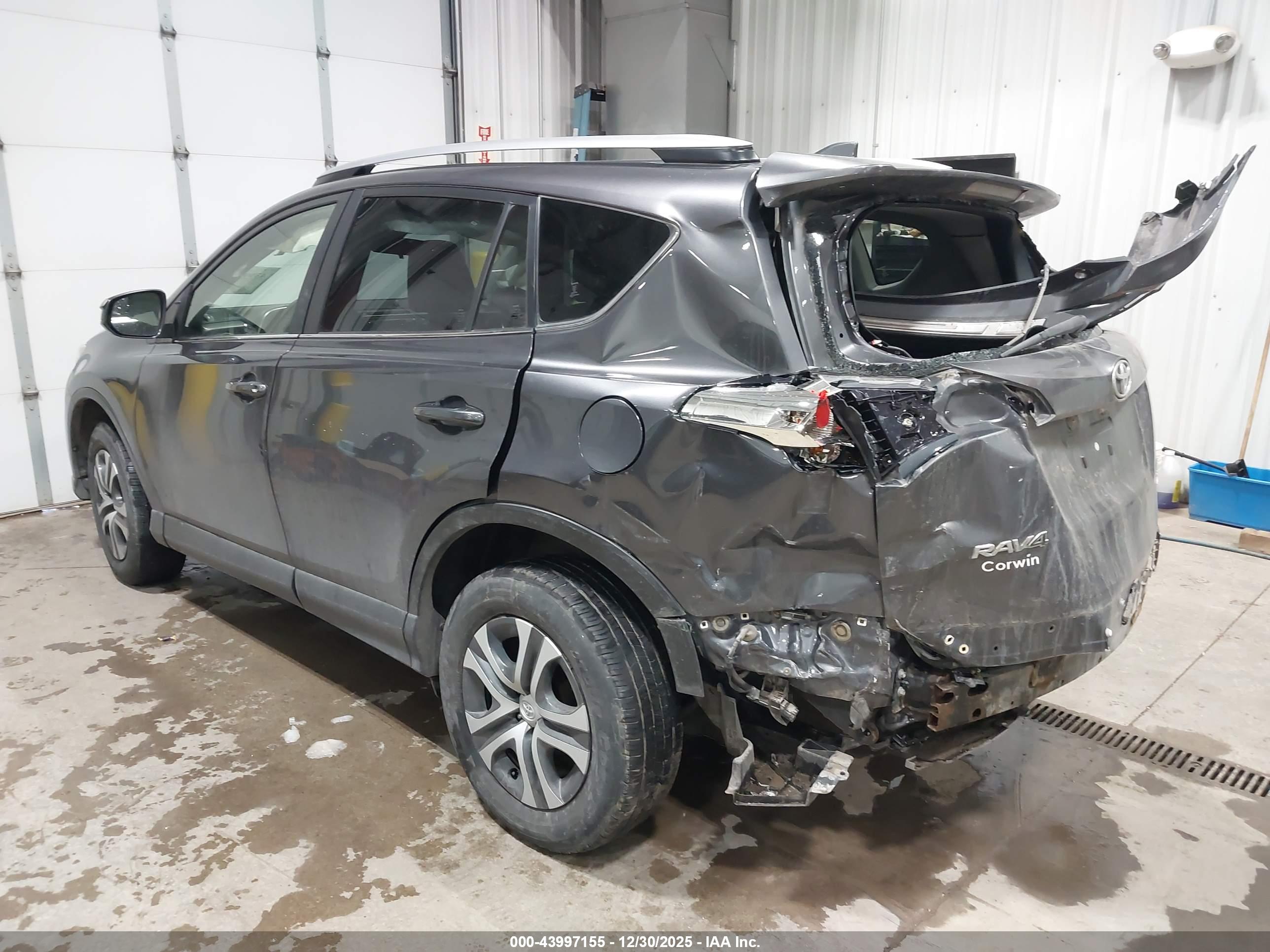 TOYOTA RAV4 image 3