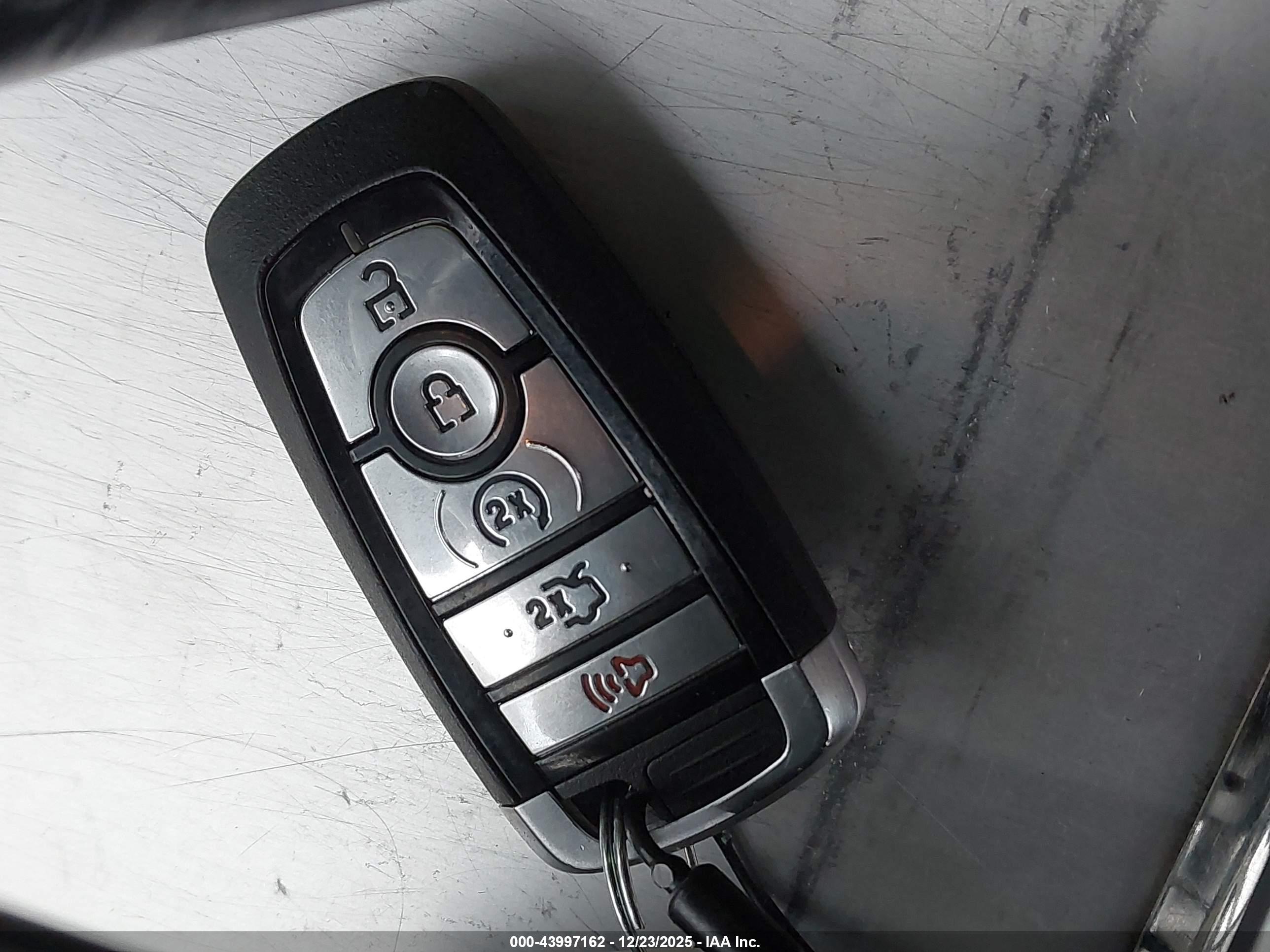 FORD MUSTANG image 11