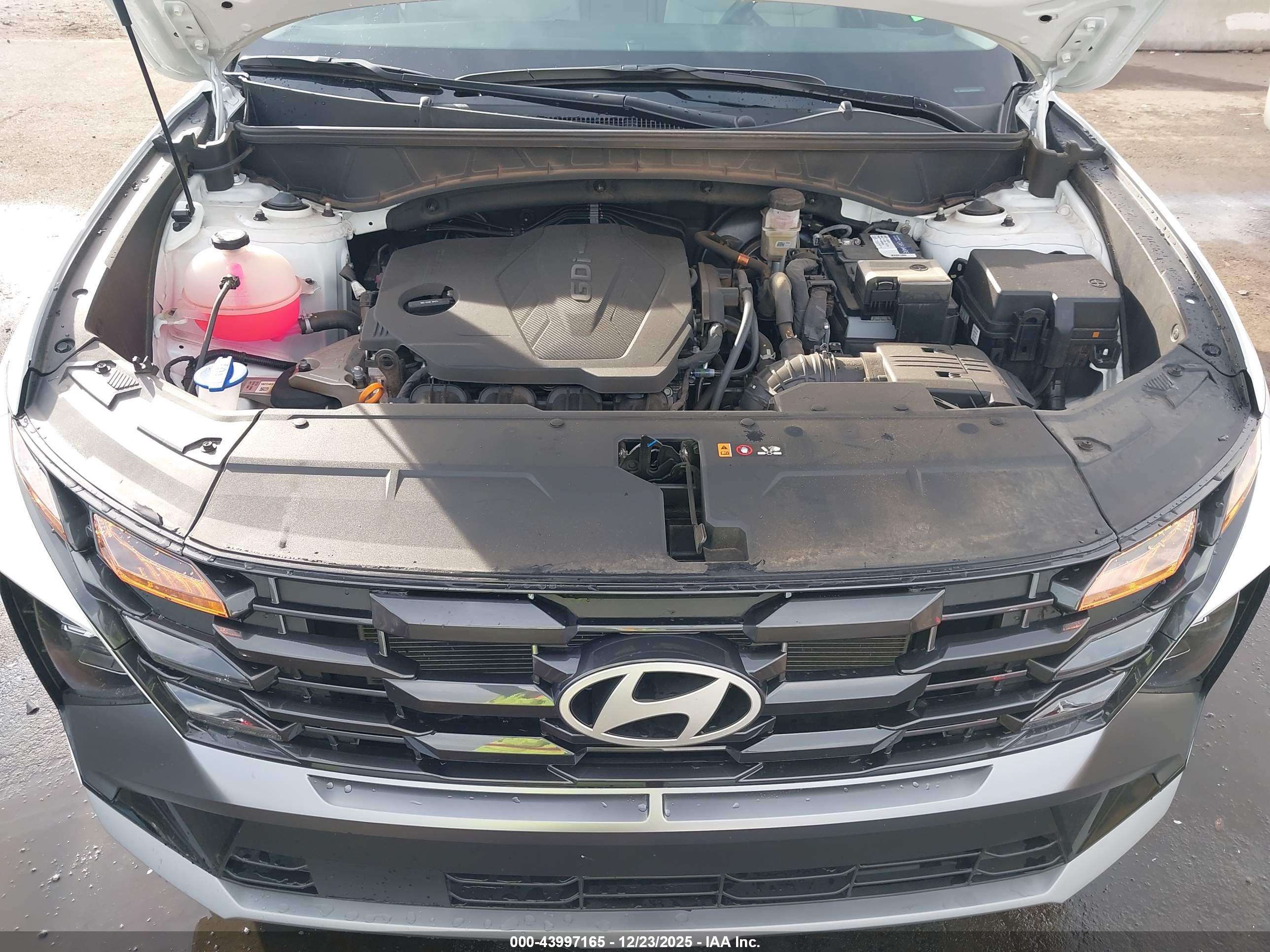 HYUNDAI TUCSON image 10