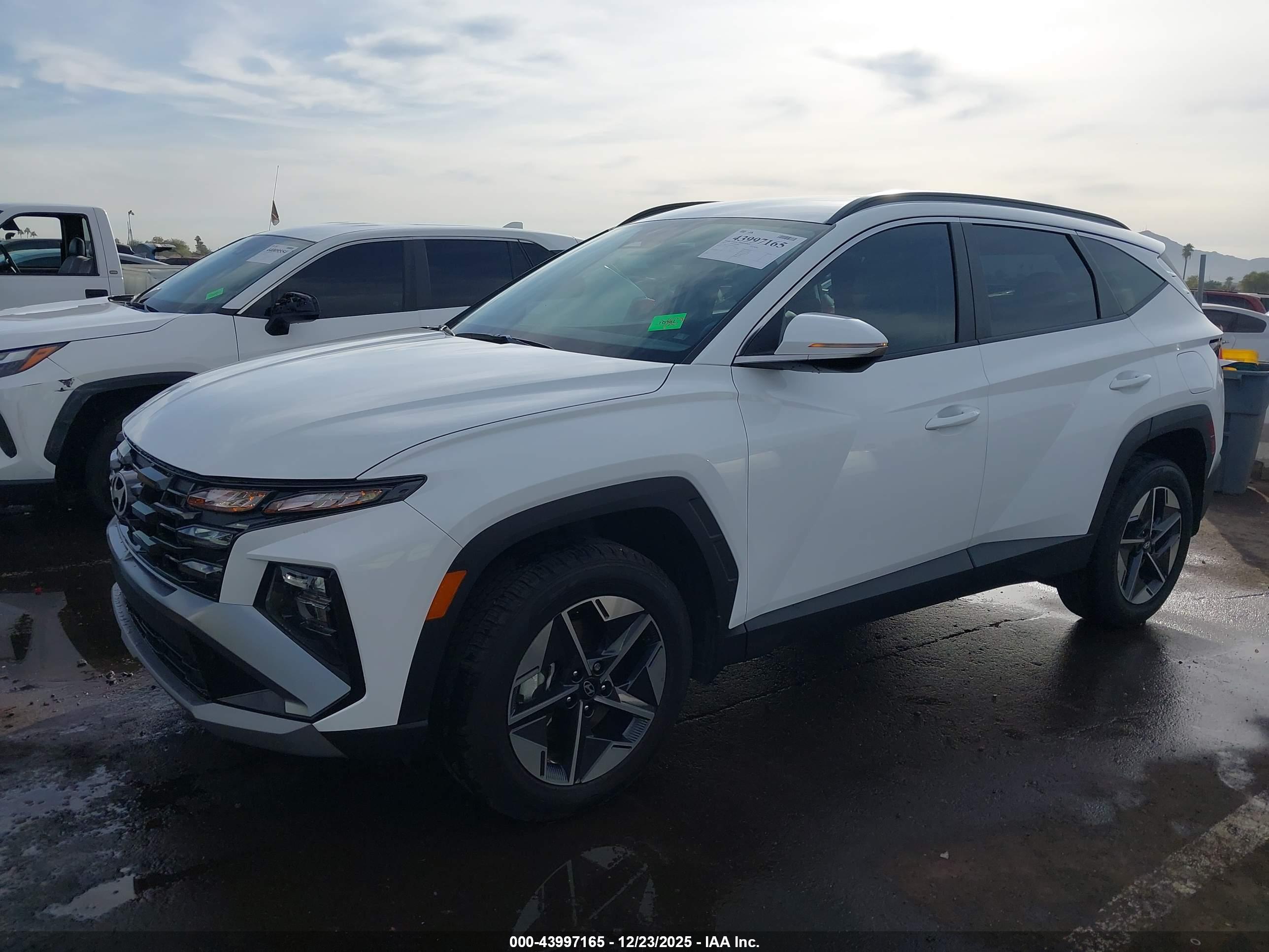HYUNDAI TUCSON image 2