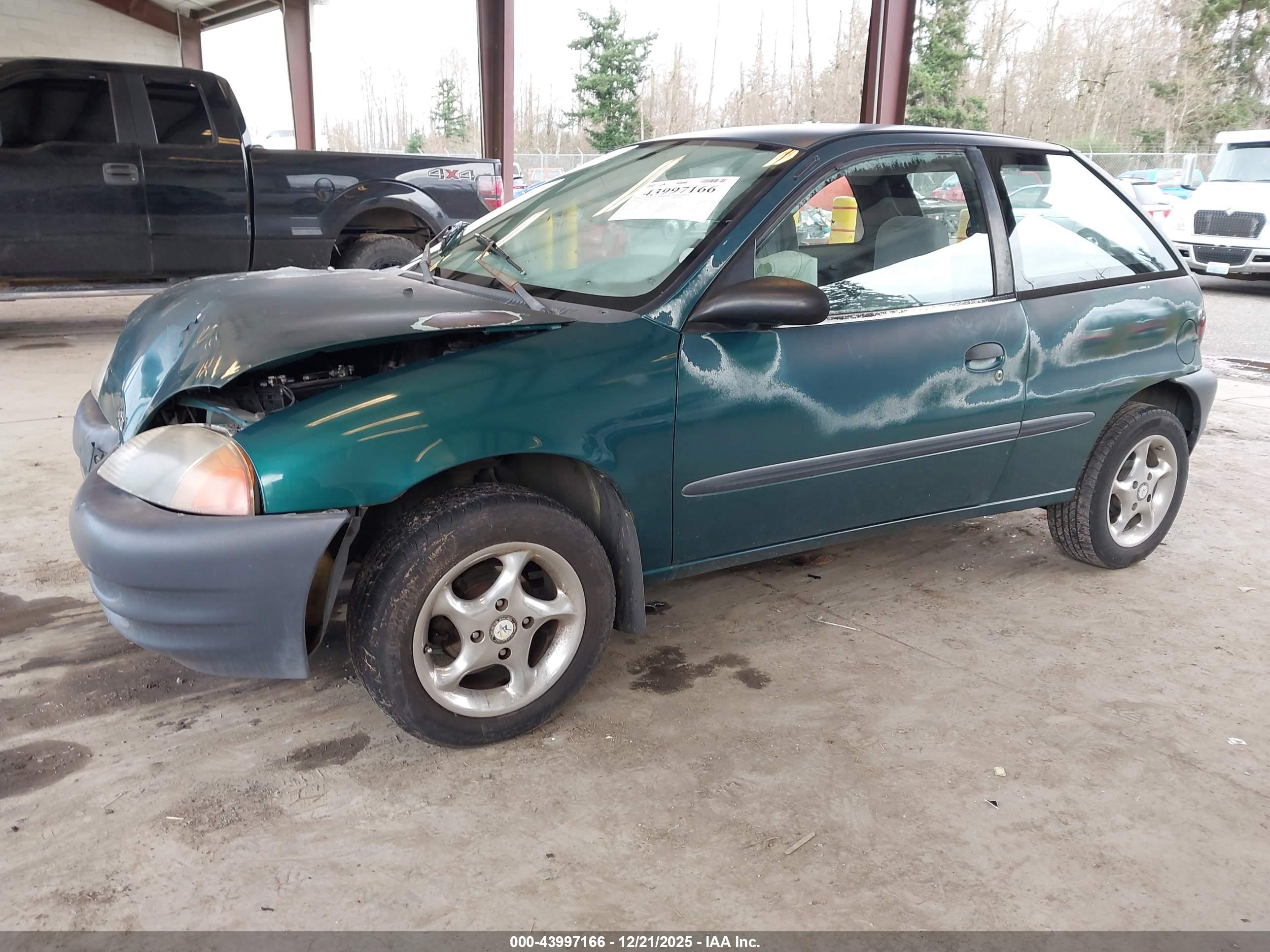 CHEVROLET METRO image 2