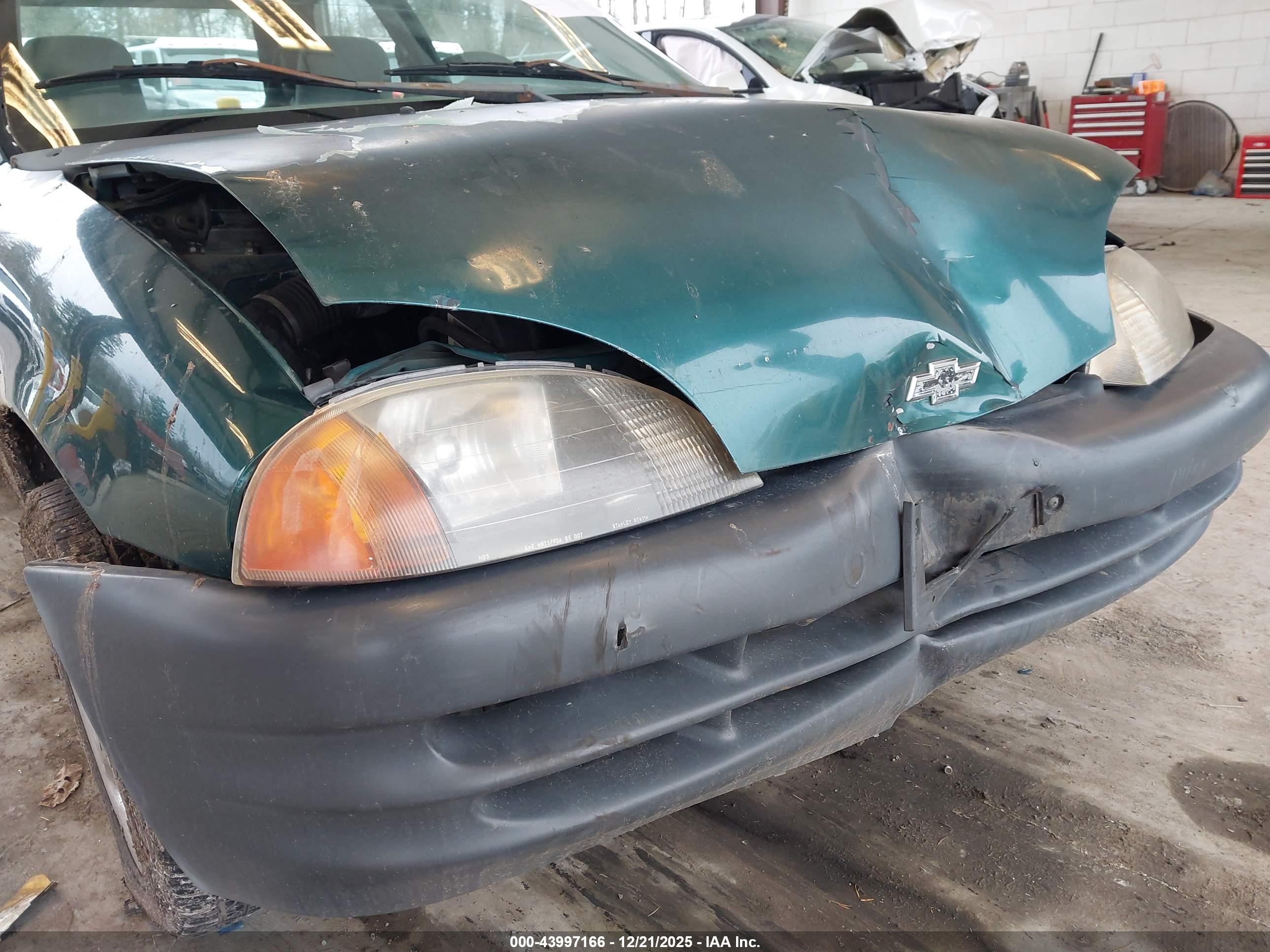 CHEVROLET METRO image 6