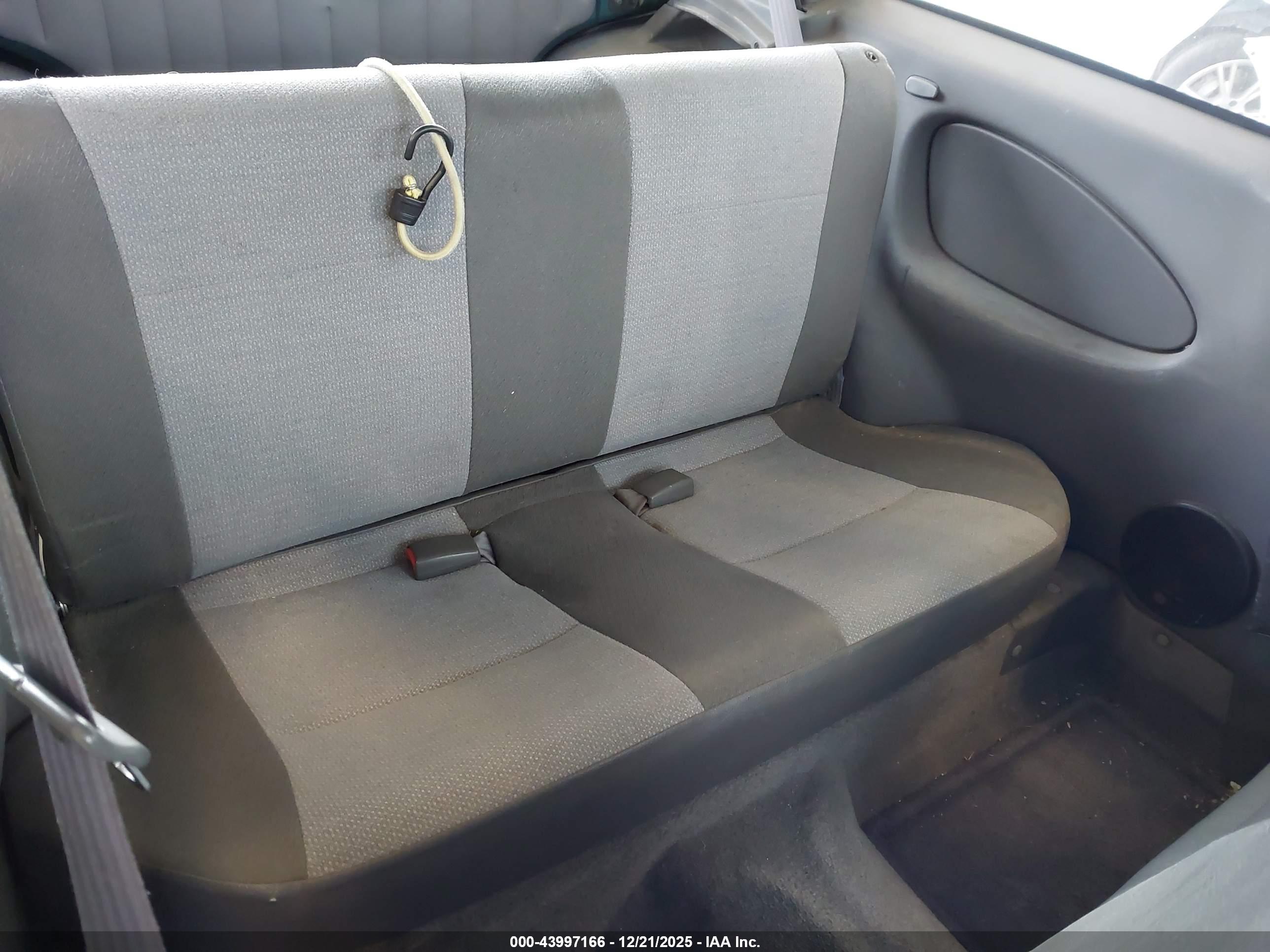 CHEVROLET METRO image 8