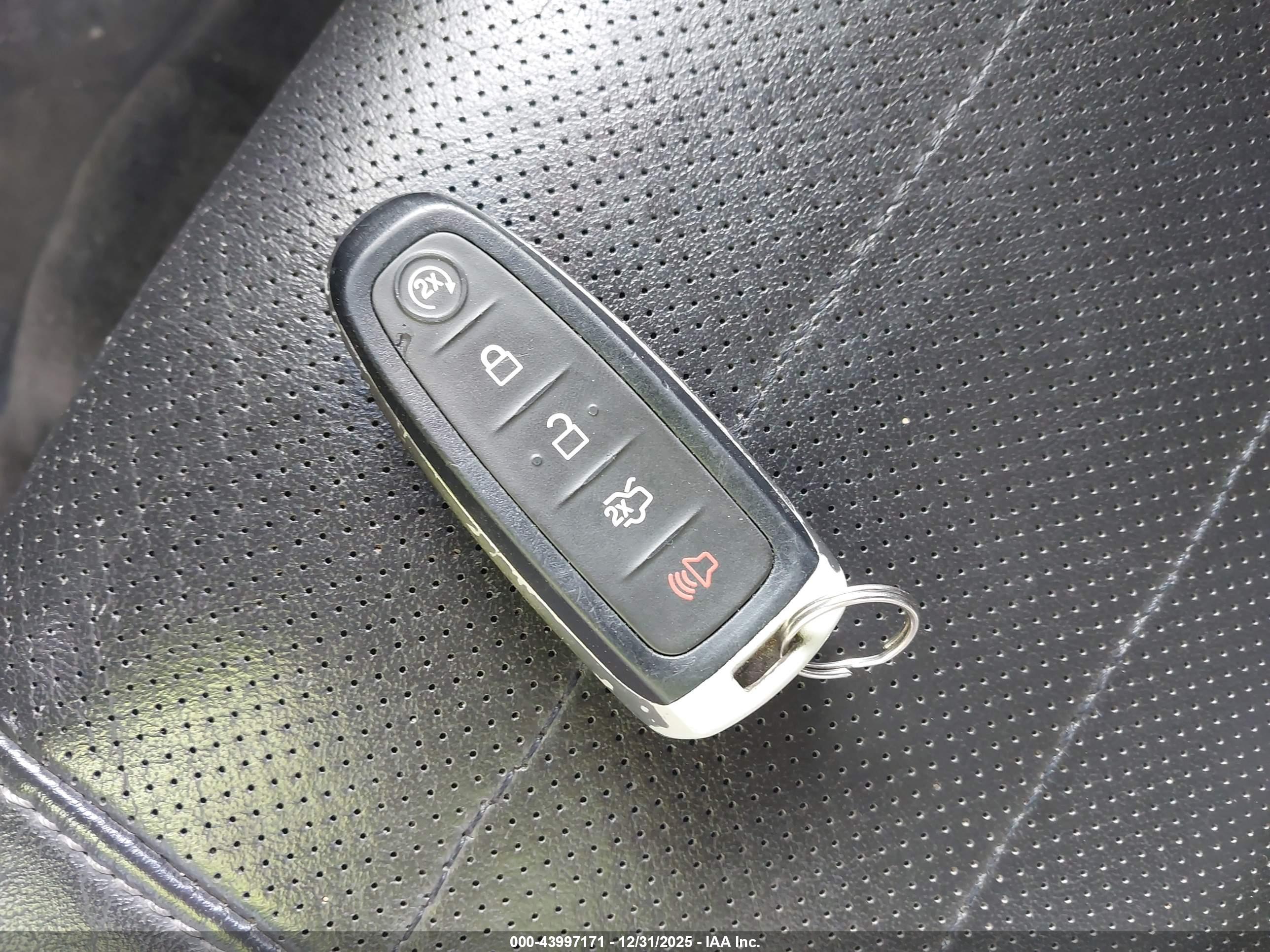 FORD TAURUS image 11