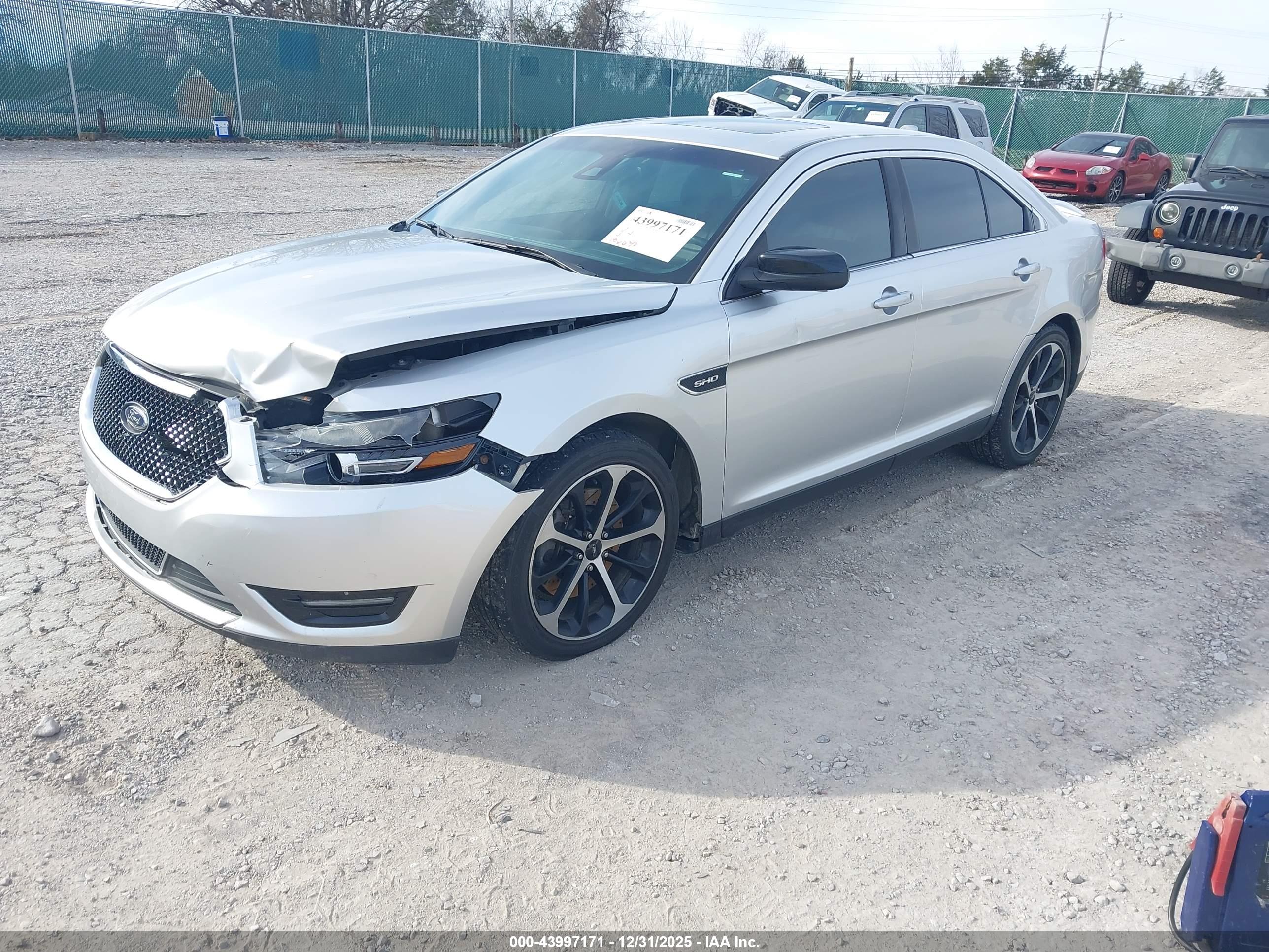 FORD TAURUS image 2