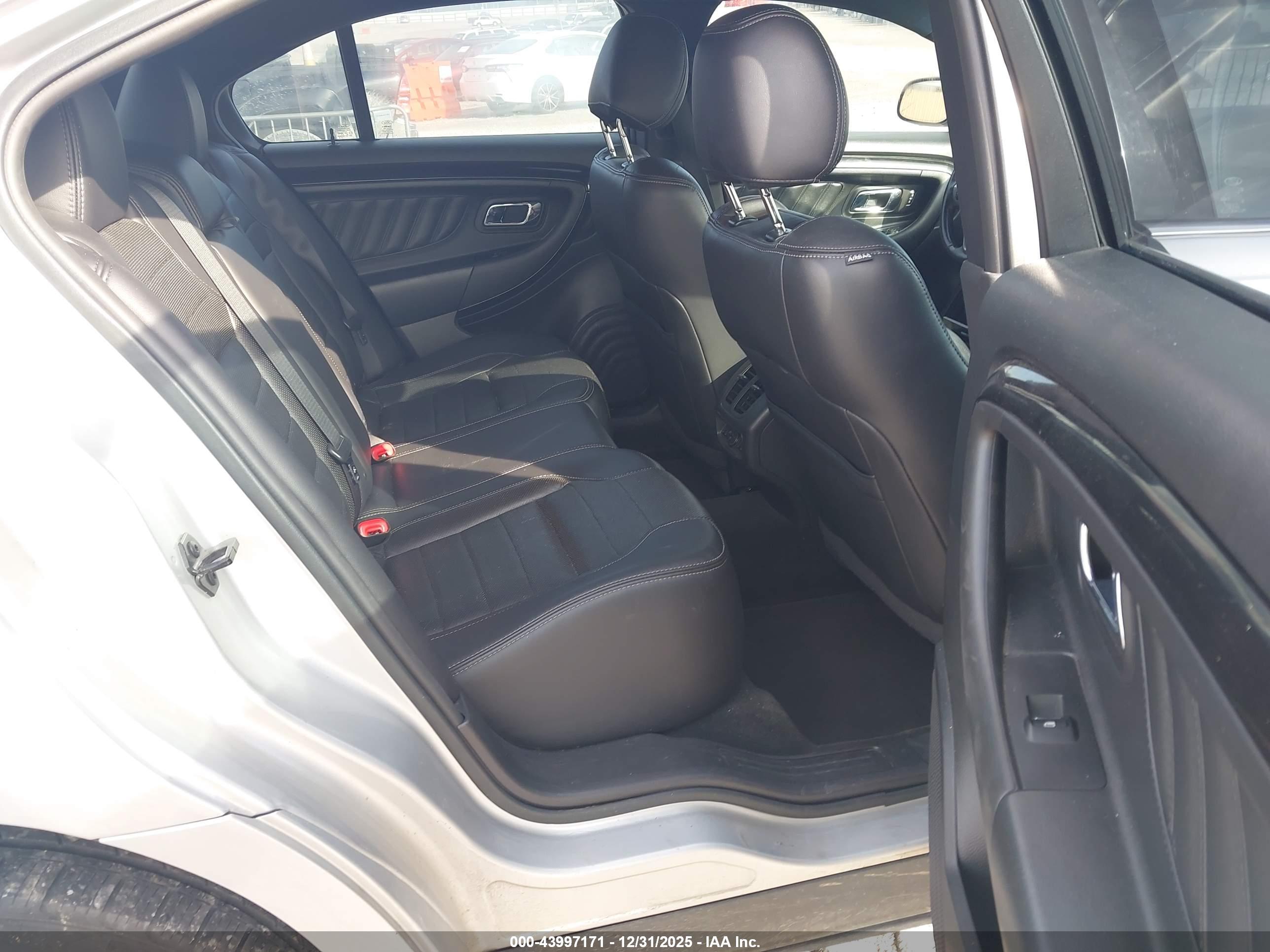 FORD TAURUS image 8