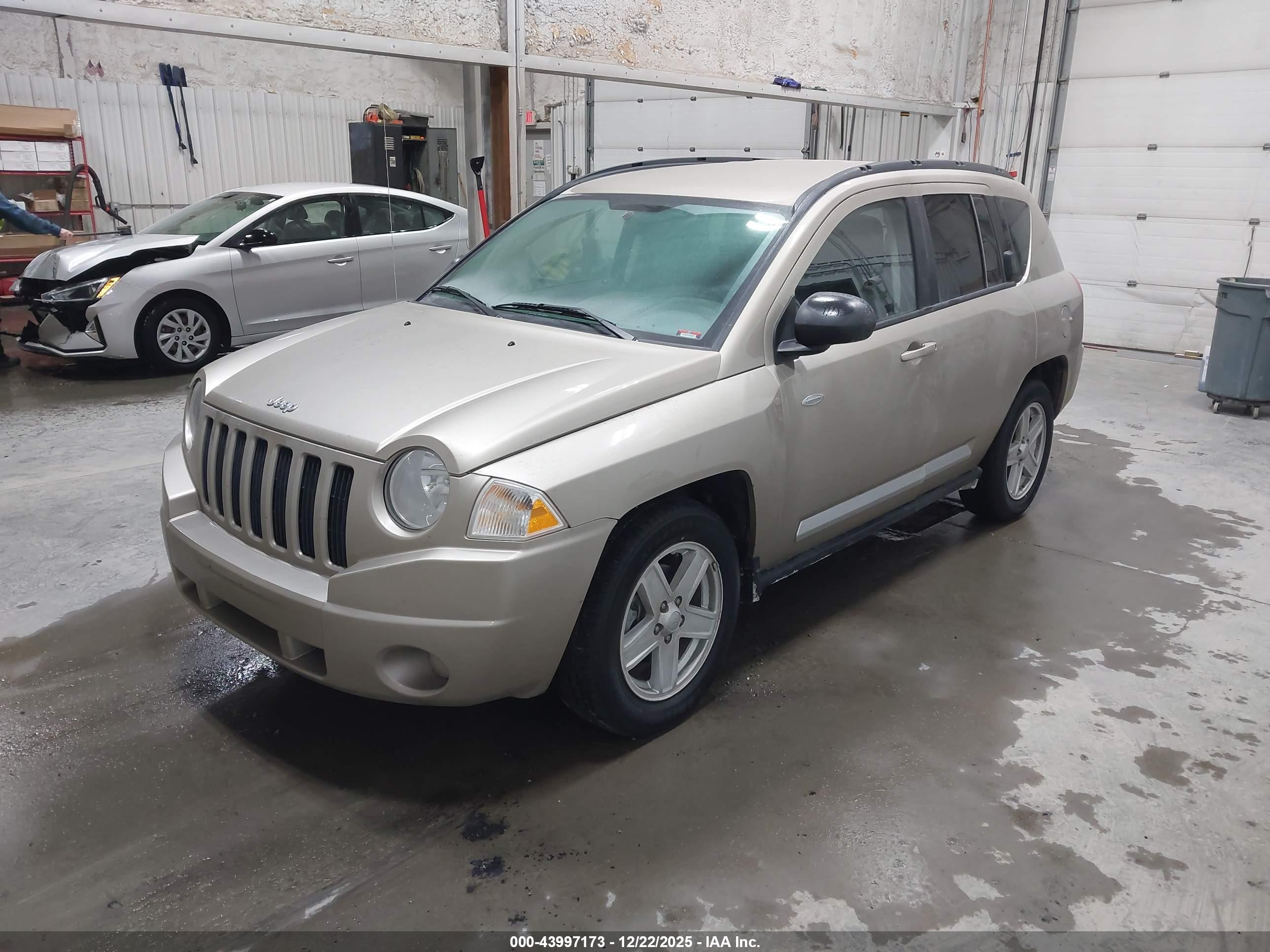 JEEP COMPASS image 2