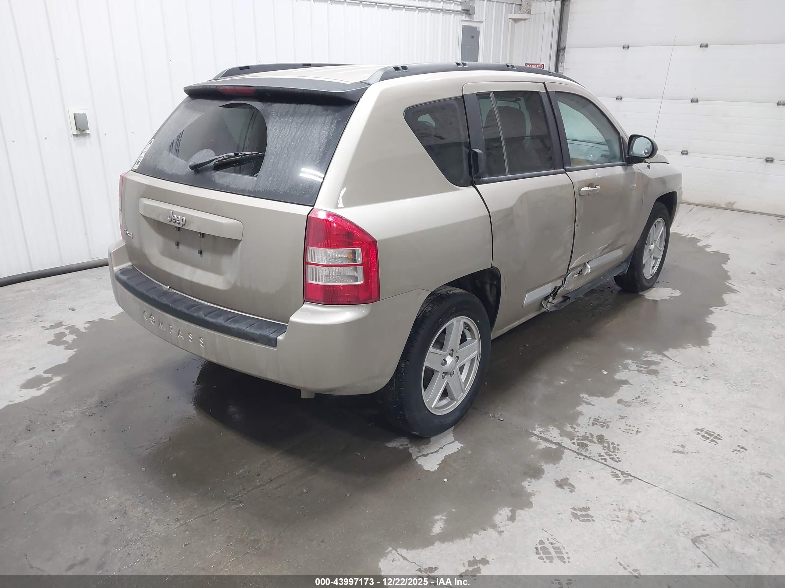 JEEP COMPASS image 4