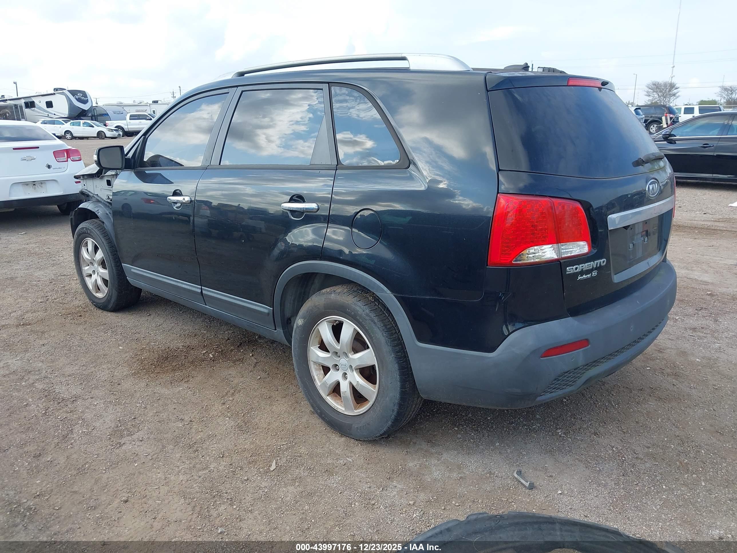 KIA SORENTO image 3