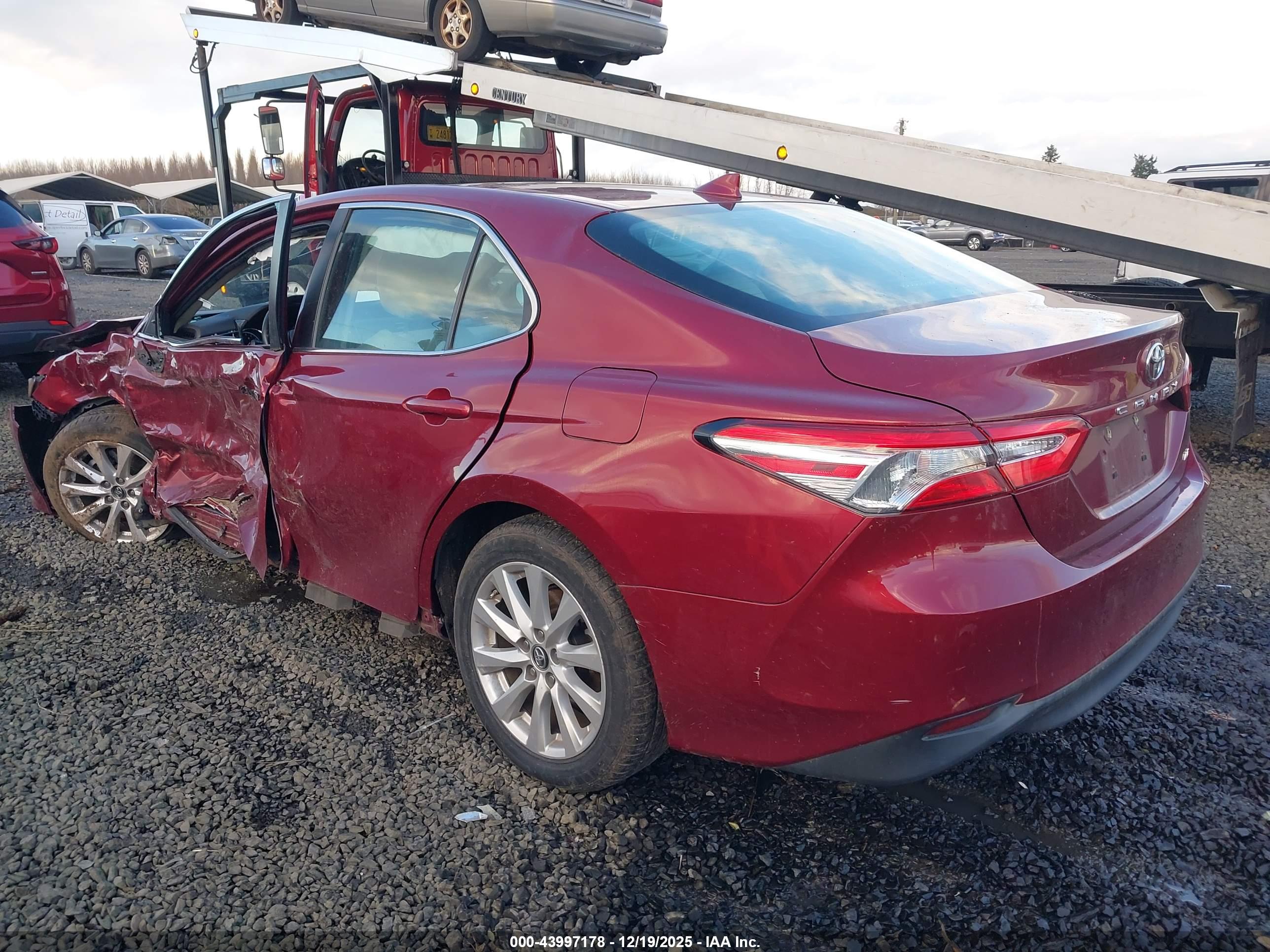 TOYOTA CAMRY image 3