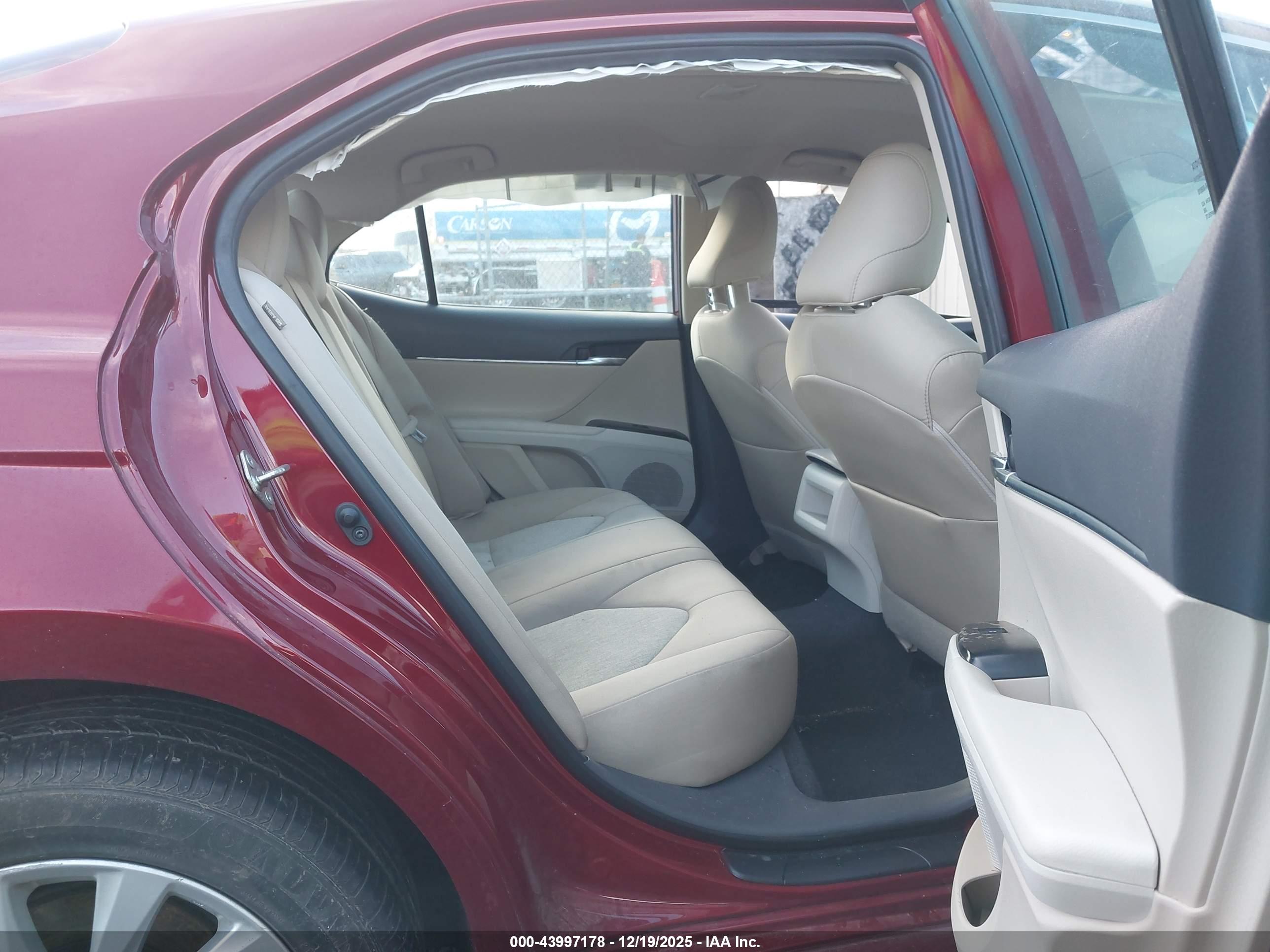 TOYOTA CAMRY image 8