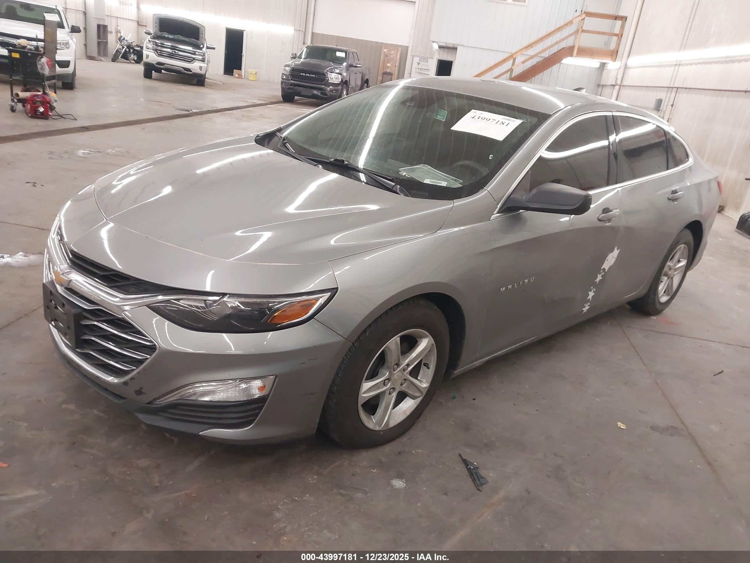 CHEVROLET MALIBU image 2