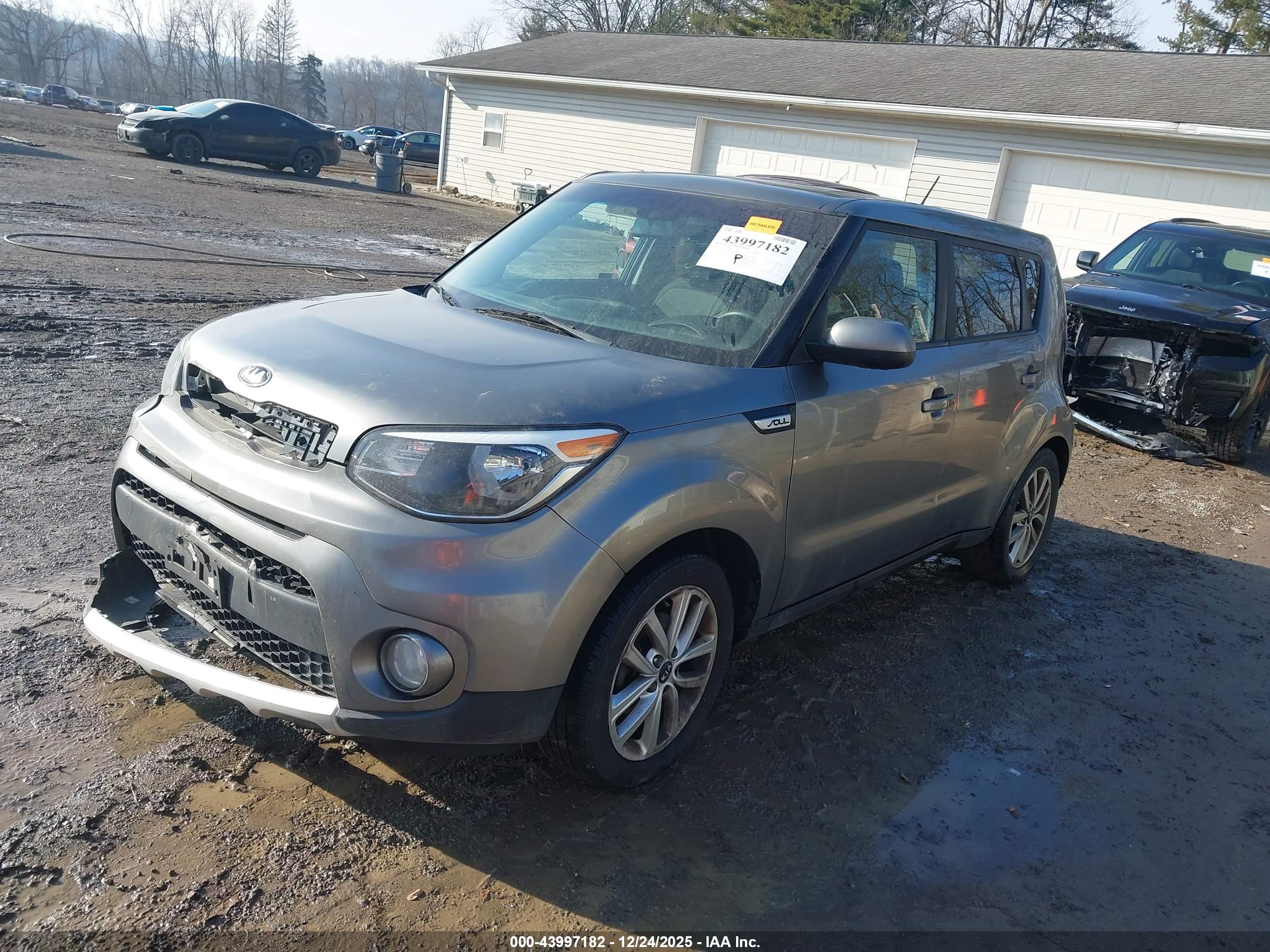 KIA SOUL image 2