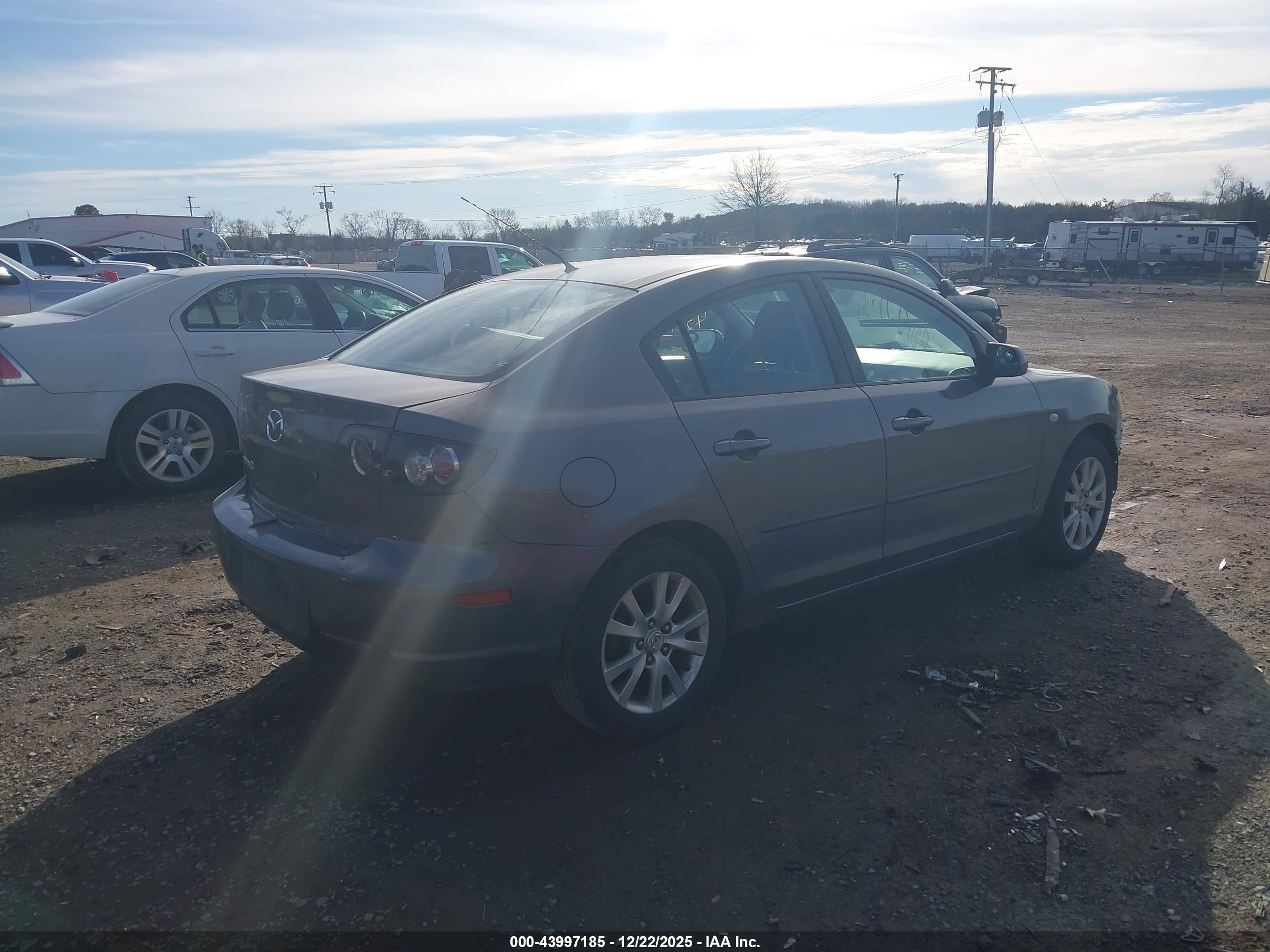 MAZDA MAZDA3 image 4