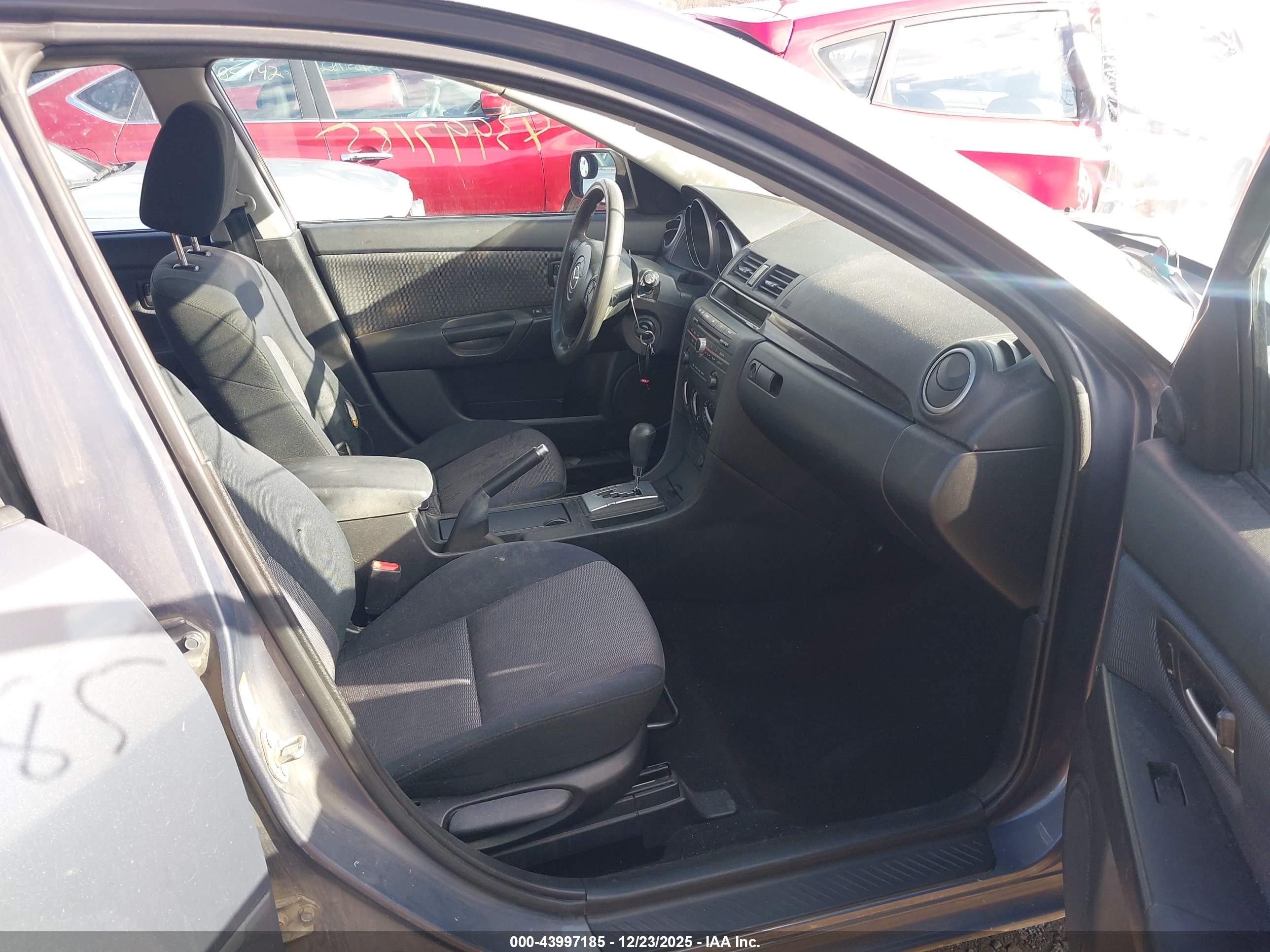 MAZDA MAZDA3 image 5