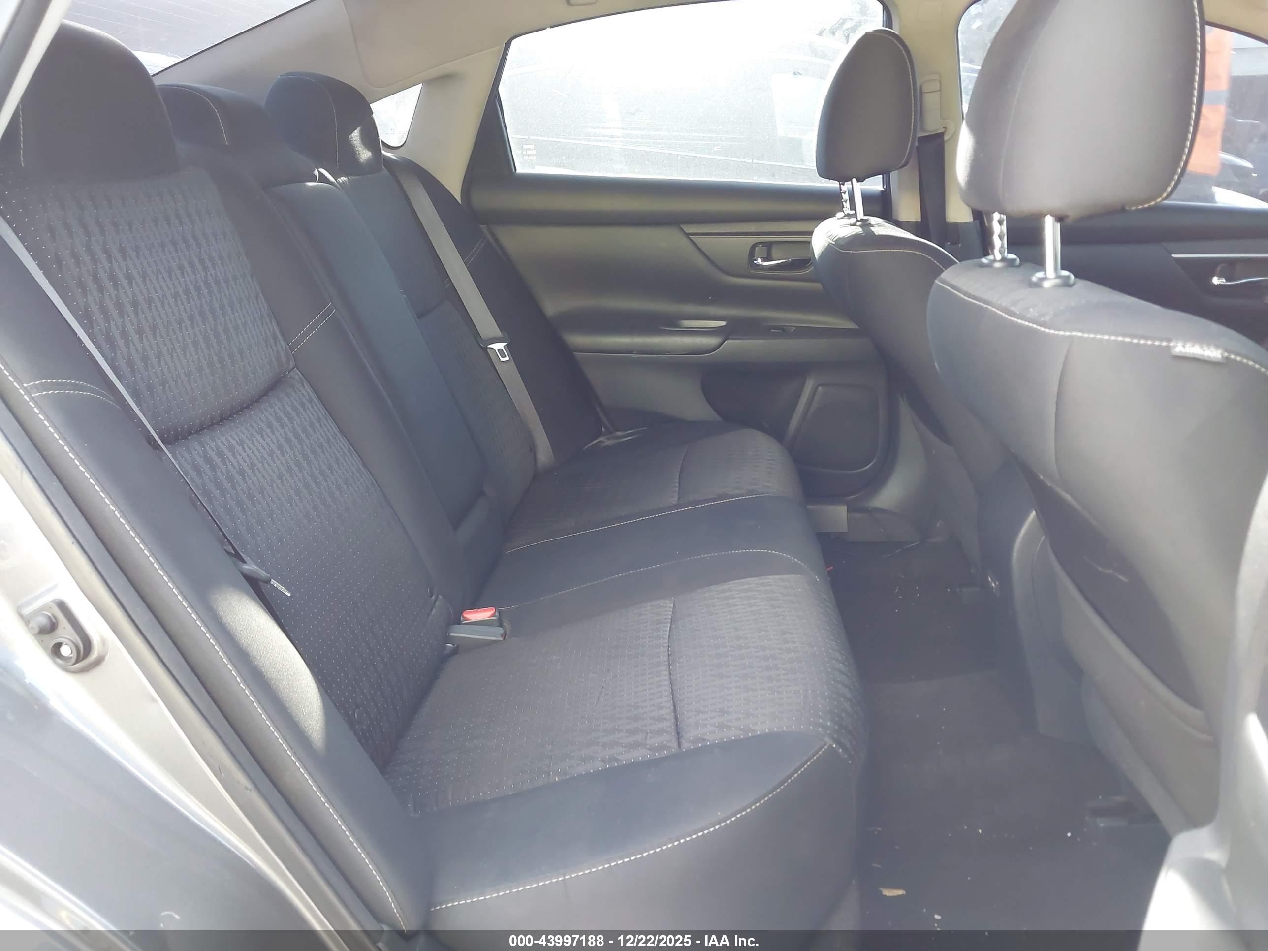 NISSAN ALTIMA image 8