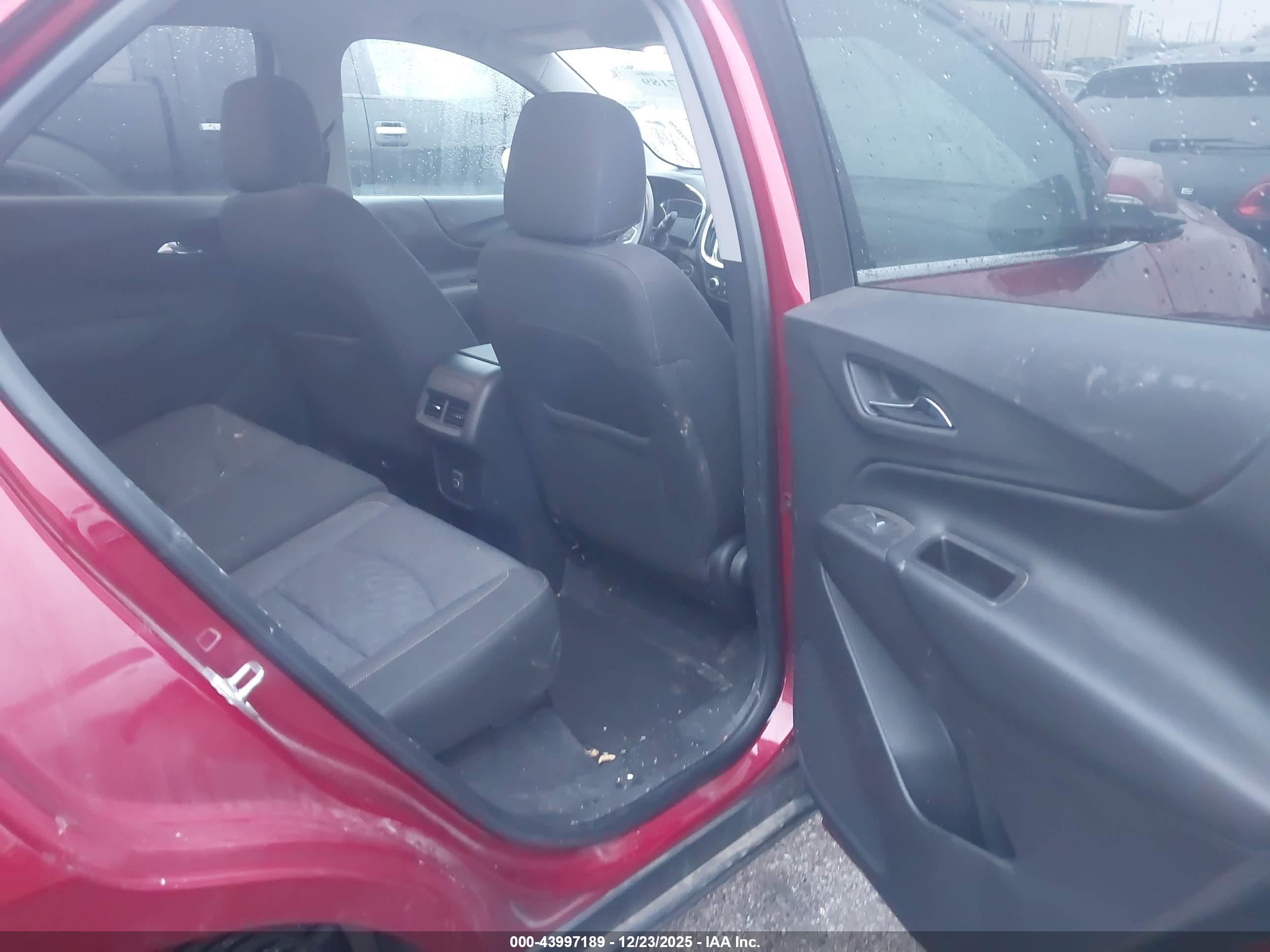 CHEVROLET EQUINOX image 8