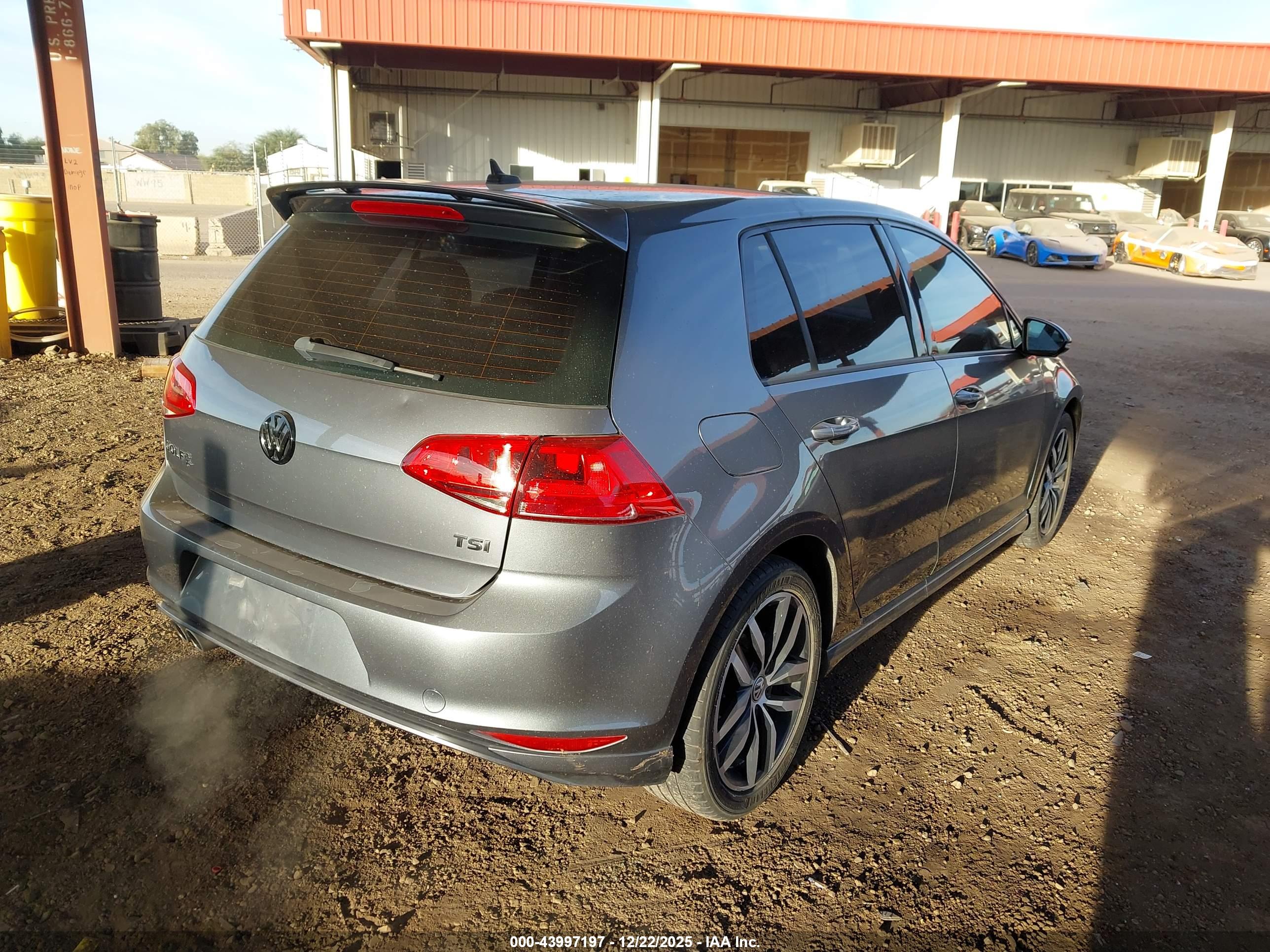 VOLKSWAGEN GOLF image 4