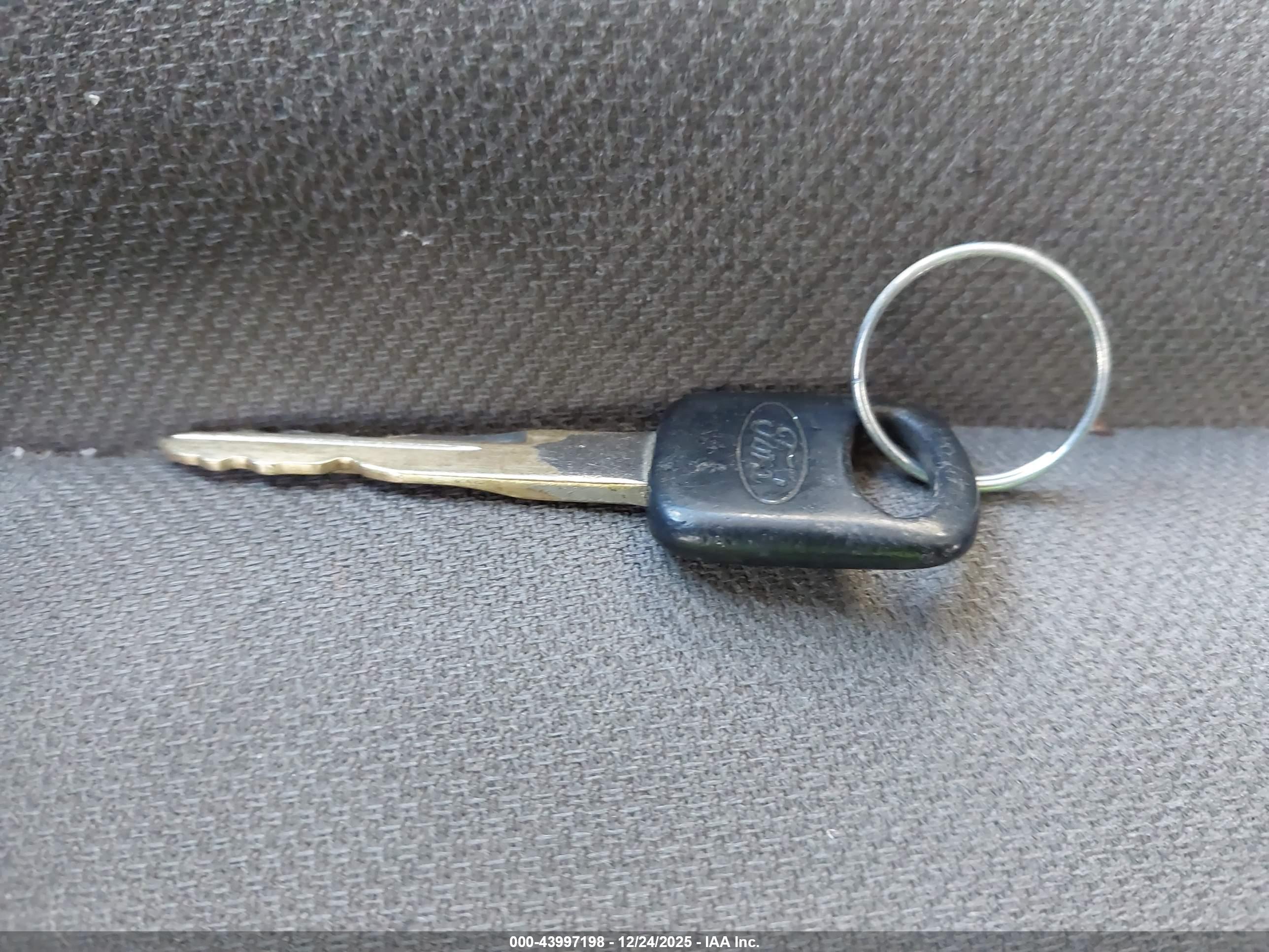 FORD E-250 image 11