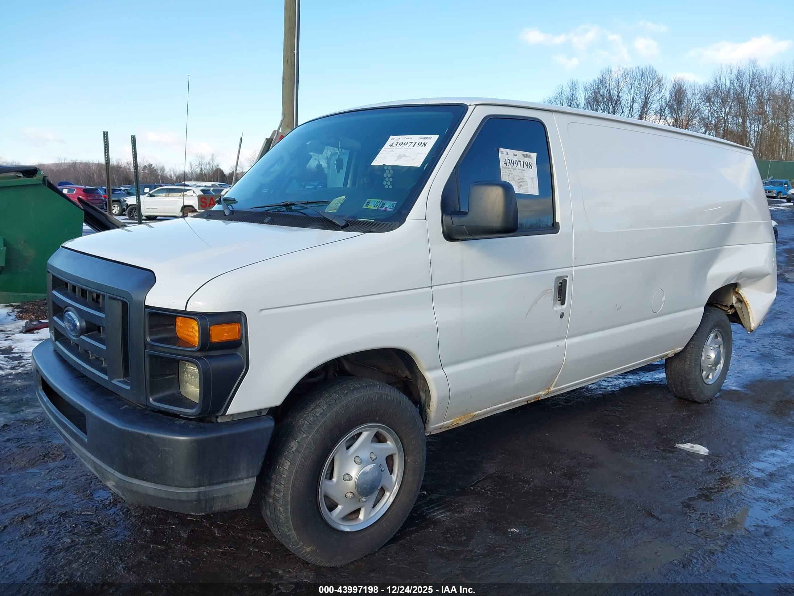FORD E-250 image 2