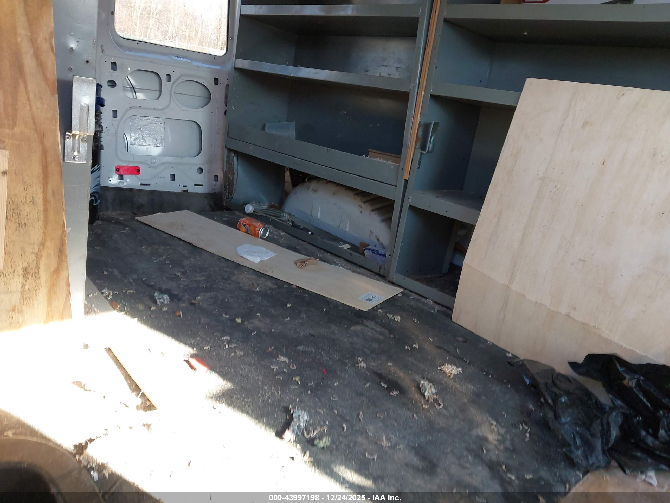 FORD E-250 image 8