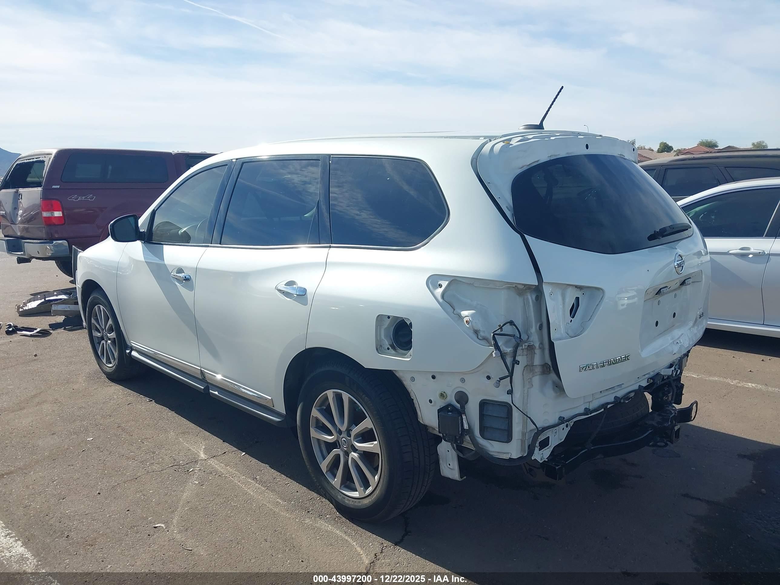 NISSAN PATHFINDER image 3