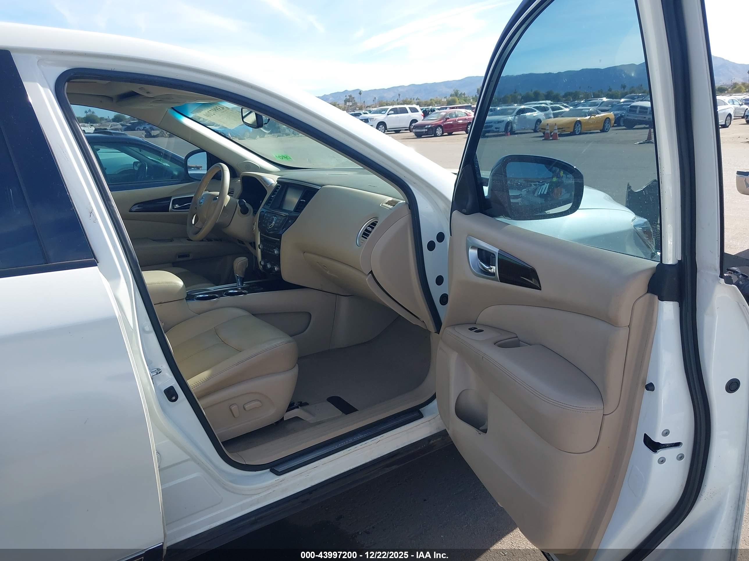 NISSAN PATHFINDER image 5