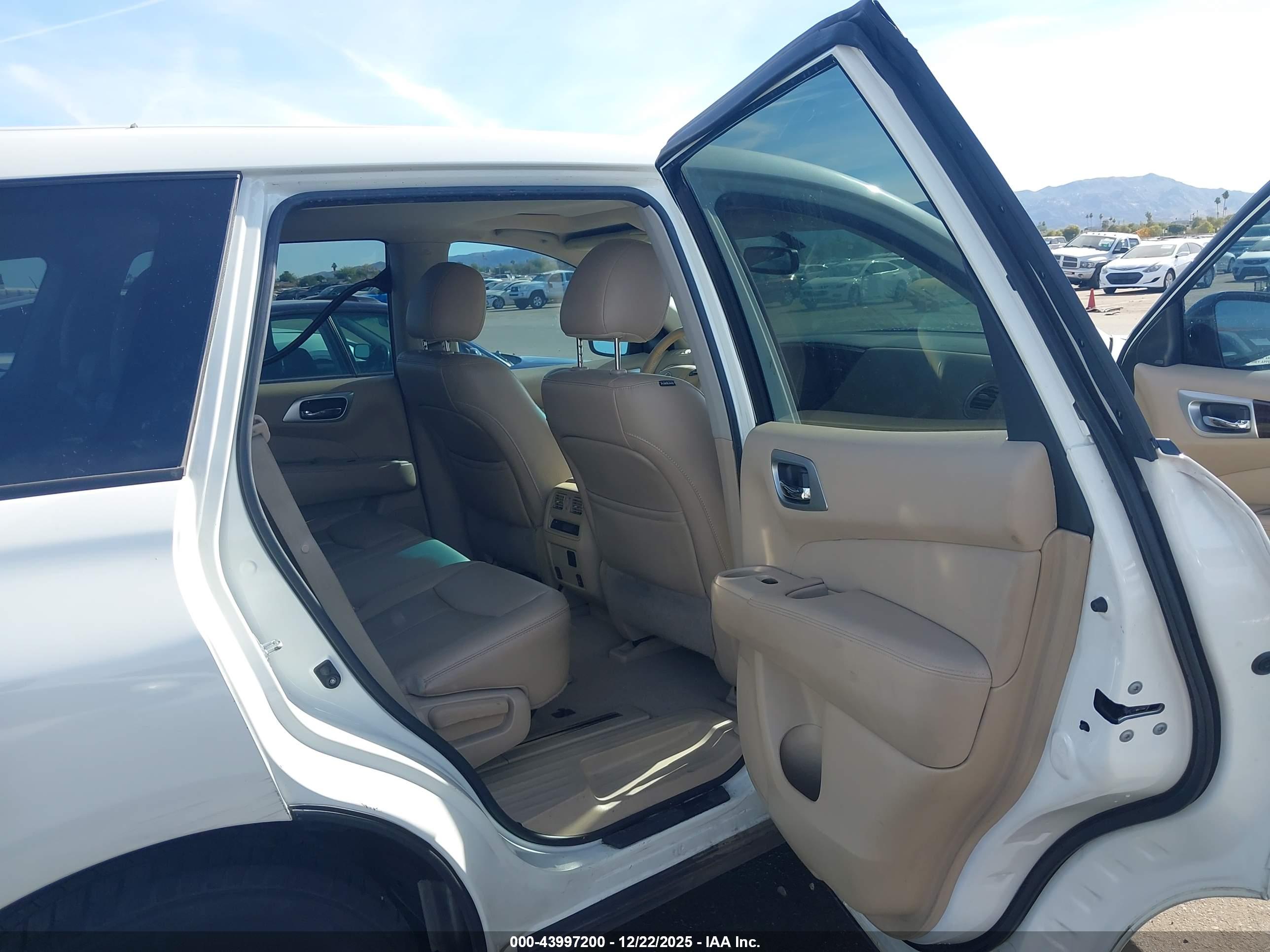 NISSAN PATHFINDER image 8