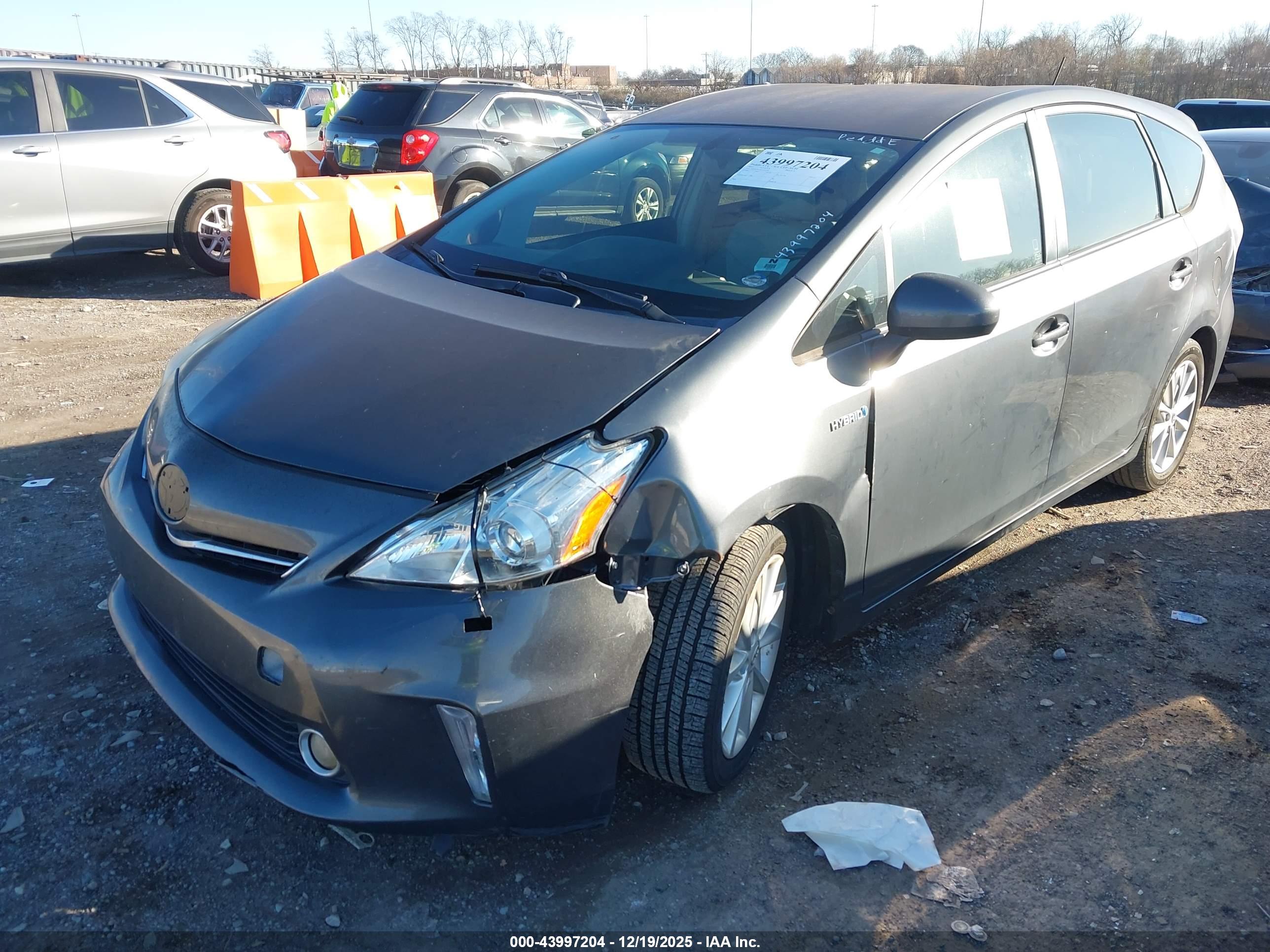 TOYOTA PRIUS image 6