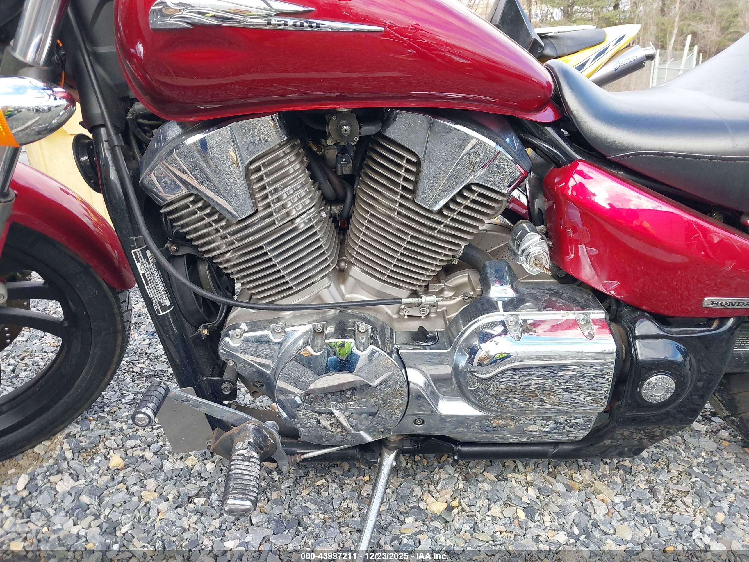 HONDA VTX1300 image 9