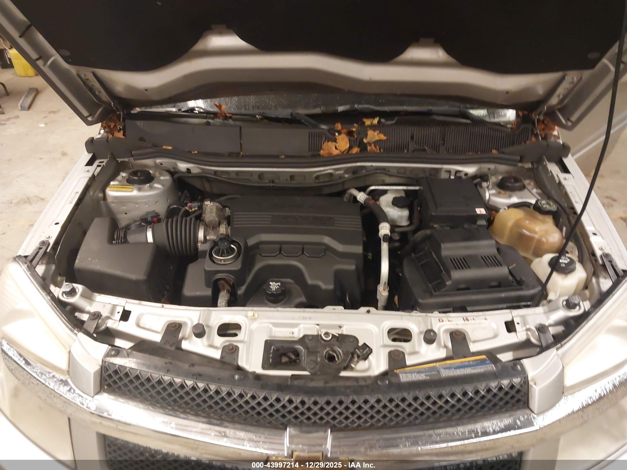 CHEVROLET EQUINOX image 10